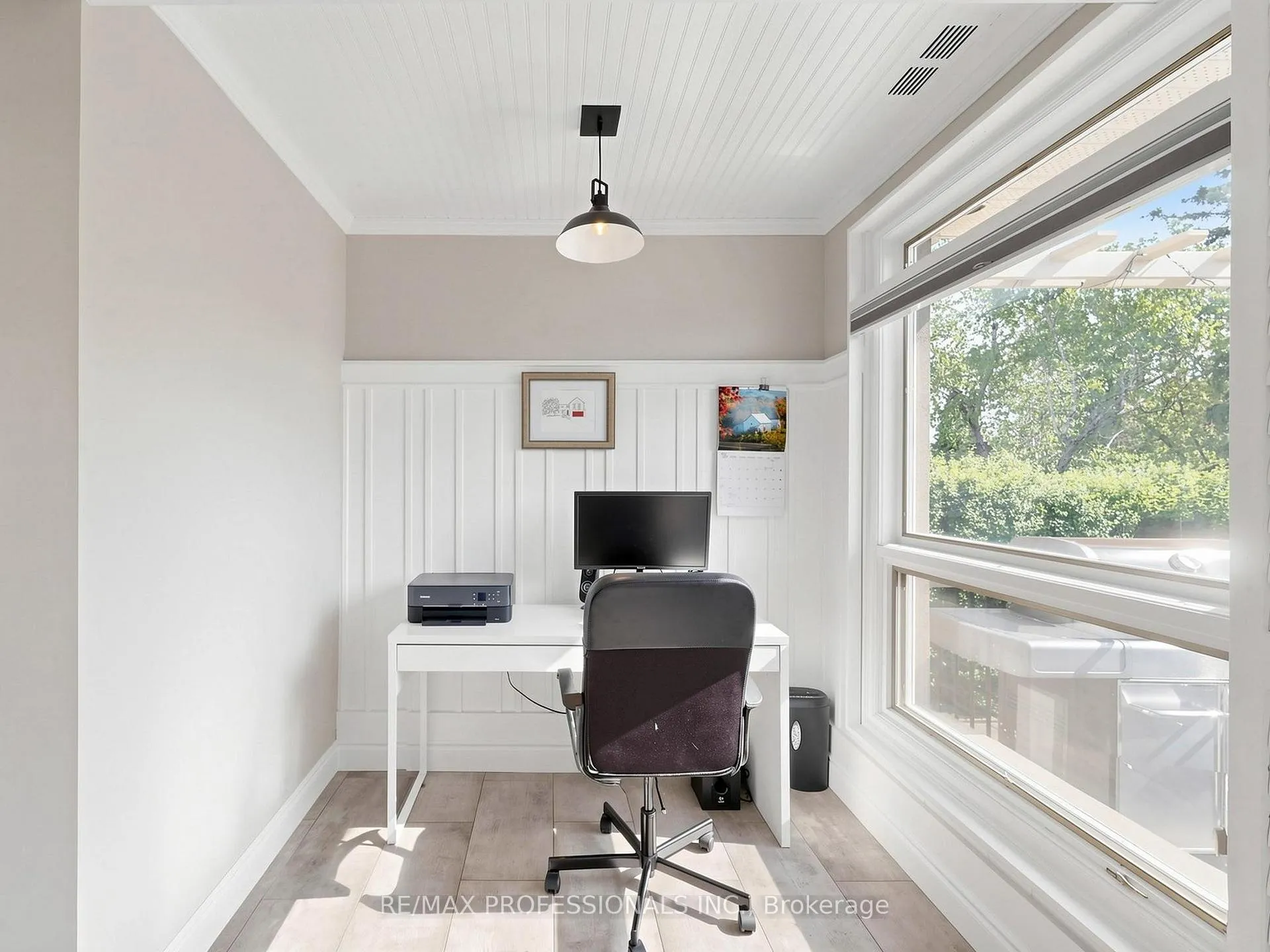 Photo 11 of 25 Waltham Drive, Etobicoke, Thistletown-Beaumonde Heights — HOMEH