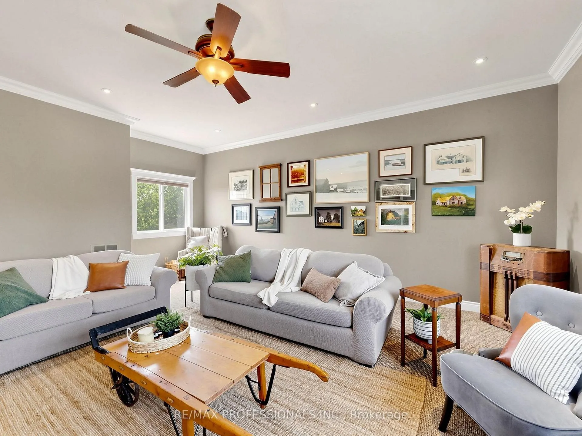 Photo 27 of 25 Waltham Drive, Etobicoke, Thistletown-Beaumonde Heights — HOMEH