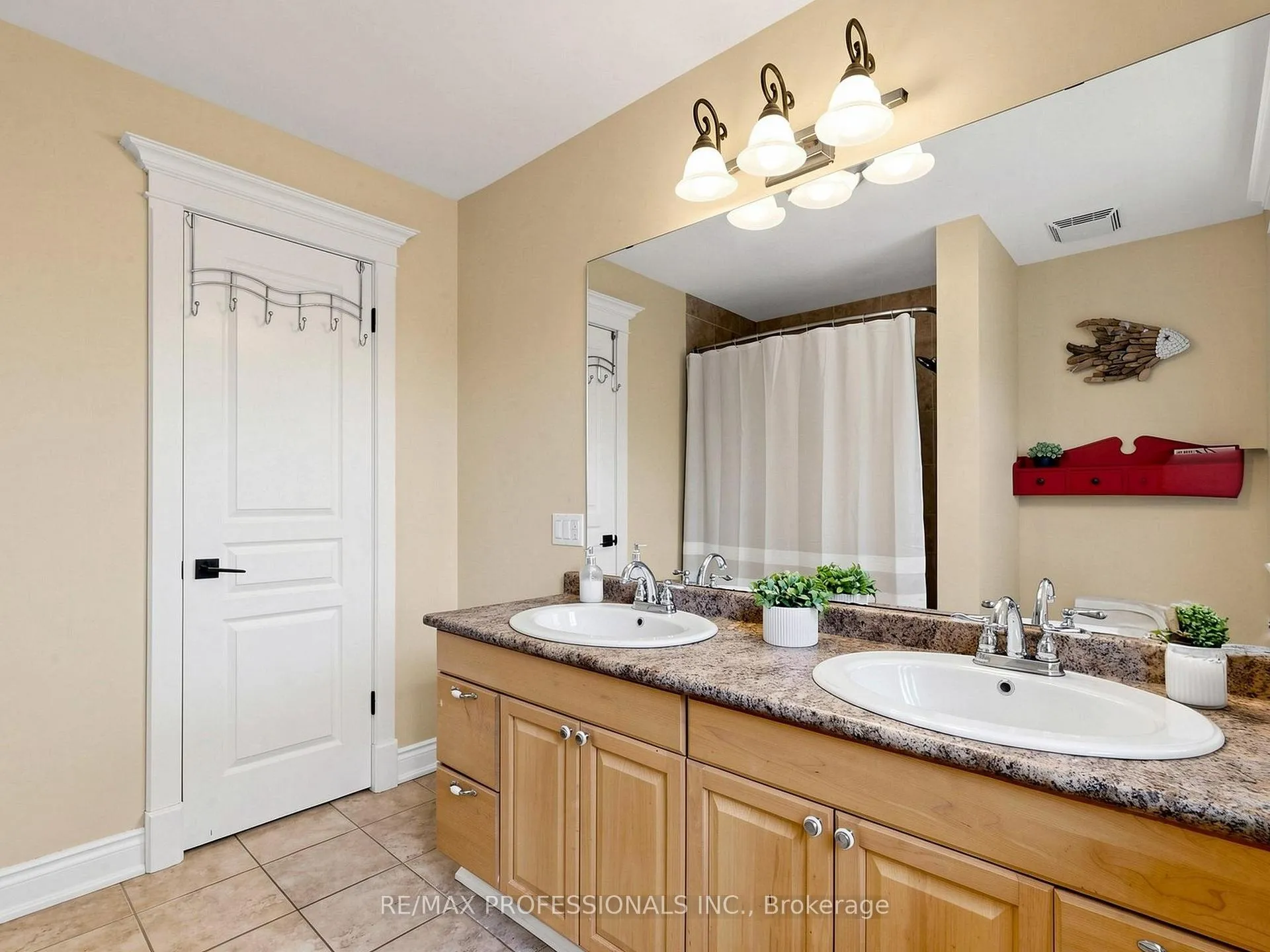 Photo 28 of 25 Waltham Drive, Etobicoke, Thistletown-Beaumonde Heights — HOMEH