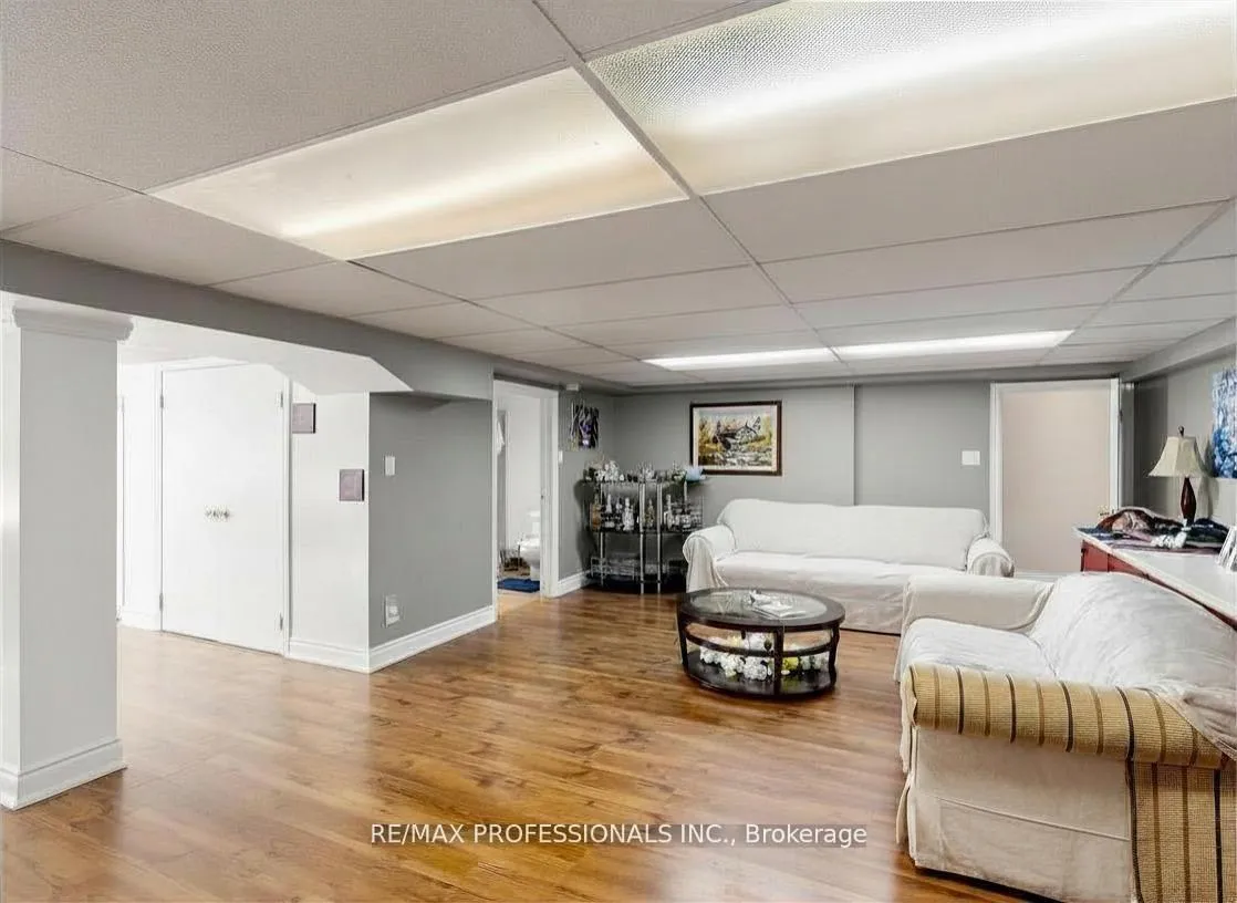 Photo 29 of 25 Waltham Drive, Etobicoke, Thistletown-Beaumonde Heights — HOMEH