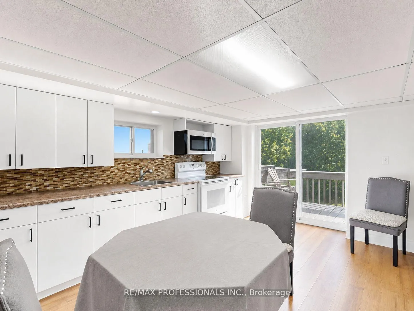 Photo 30 of 25 Waltham Drive, Etobicoke, Thistletown-Beaumonde Heights — HOMEH