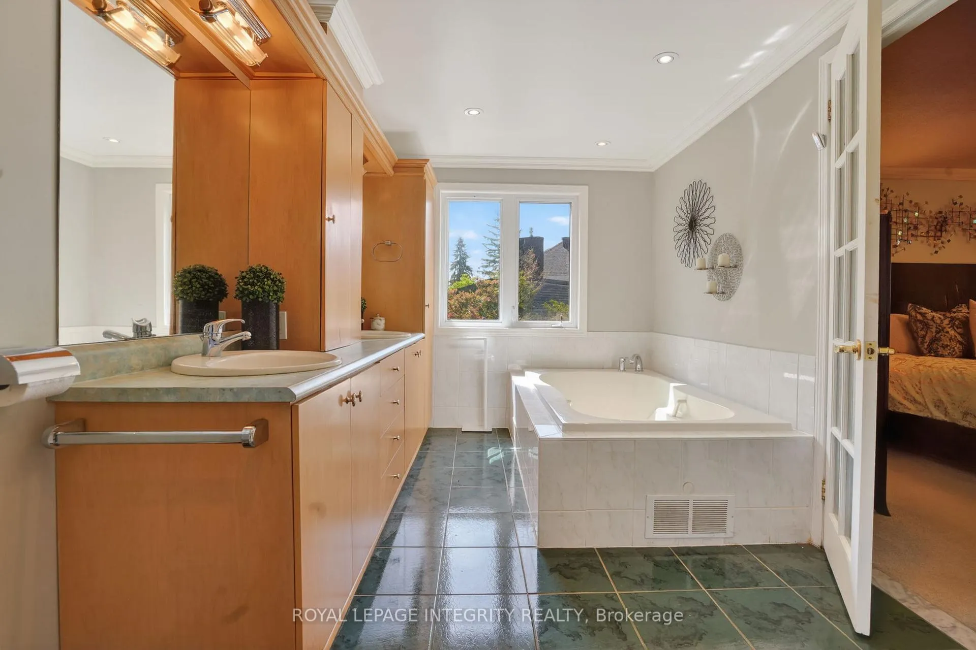 Photo 22 of 1243 Plante Drive, Ottawa, Hunt Club/Western Community — HOMEH