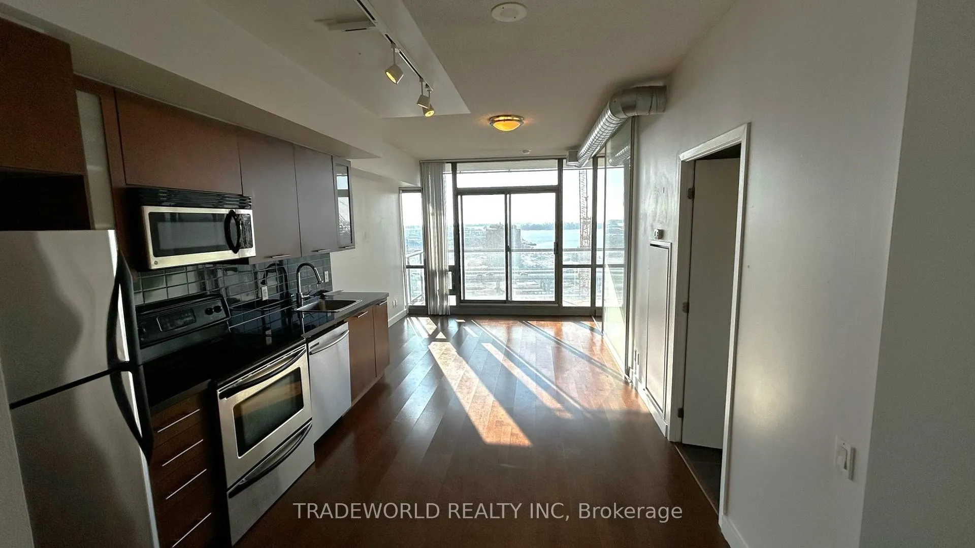 Photo 3 of Unit 1305, 33 Mill Street, Toronto, Waterfront Communities — HOMEH