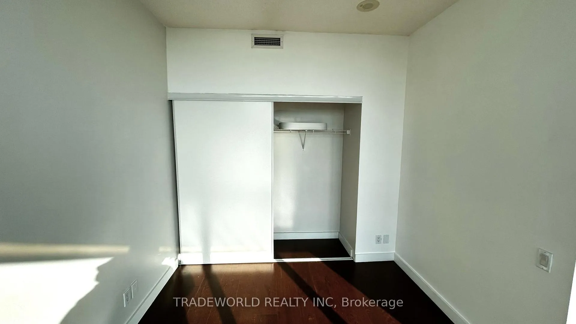 Photo 10 of Unit 1305, 33 Mill Street, Toronto, Waterfront Communities — HOMEH