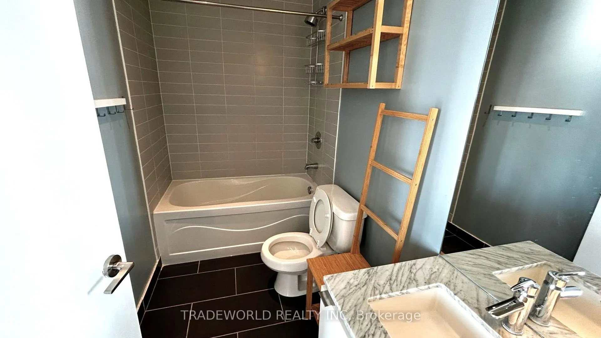 Photo 11 of Unit 1305, 33 Mill Street, Toronto, Waterfront Communities — HOMEH