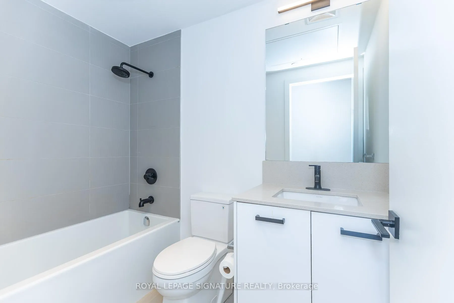 Photo 6 of Unit 204, 1888 Queen Street E, Toronto, The Beaches — HOMEH