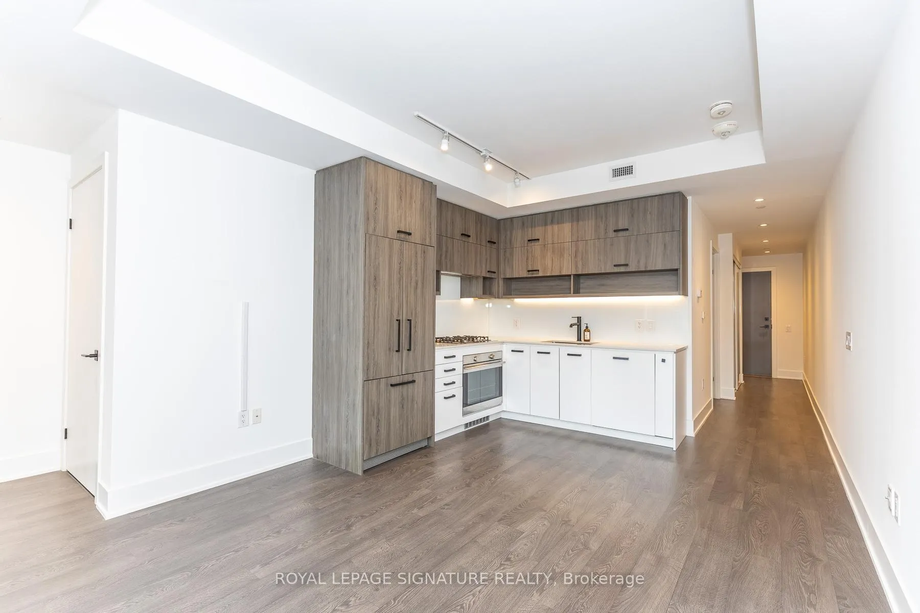 Photo 7 of Unit 204, 1888 Queen Street E, Toronto, The Beaches — HOMEH