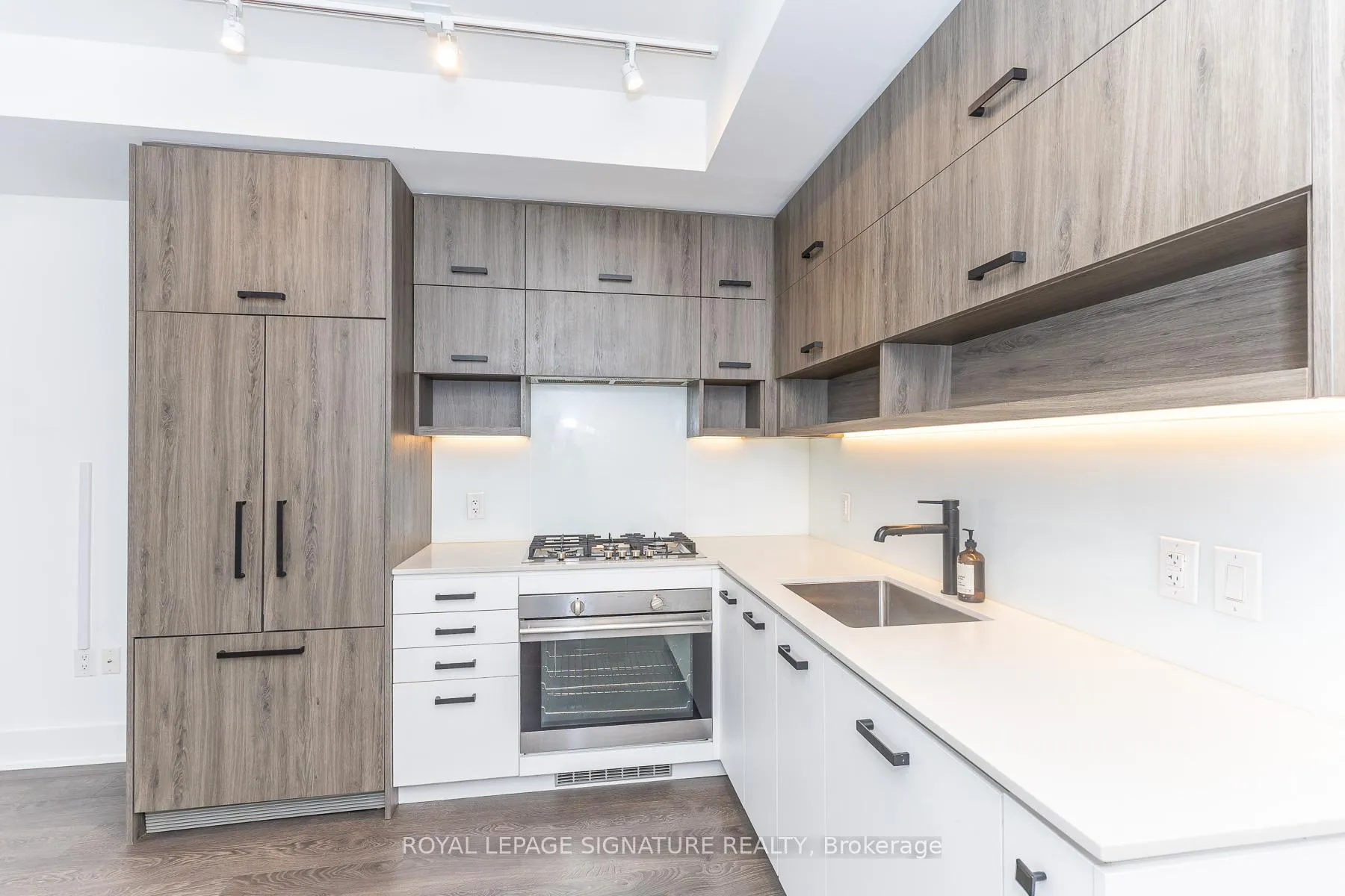 Photo 9 of Unit 204, 1888 Queen Street E, Toronto, The Beaches — HOMEH