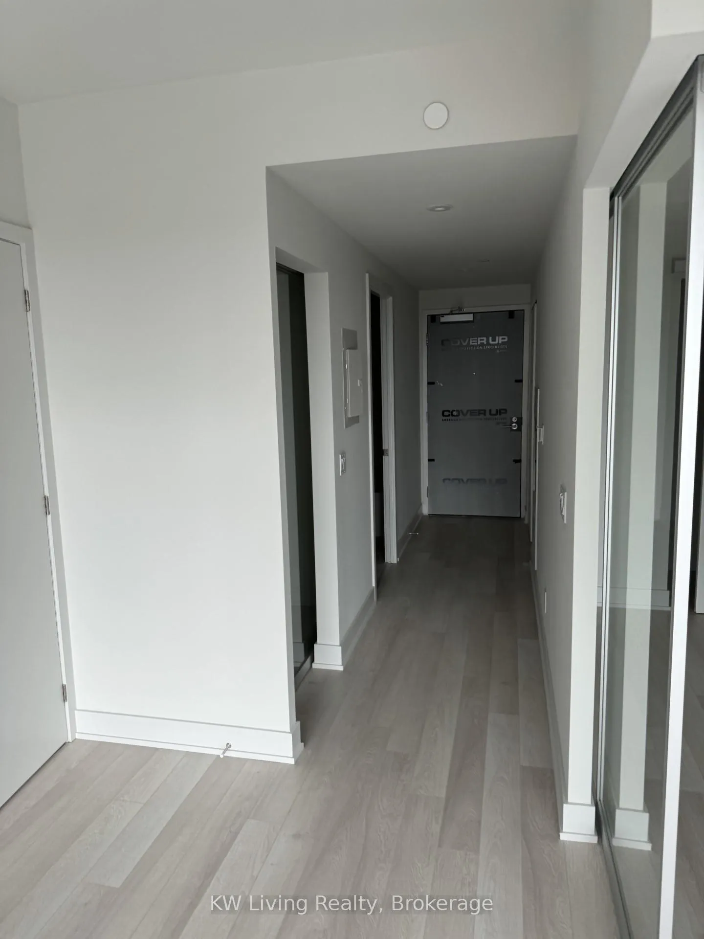 Photo 3 of Unit 1707, 8 Cumberland Street, Toronto, The Annex — HOMEH