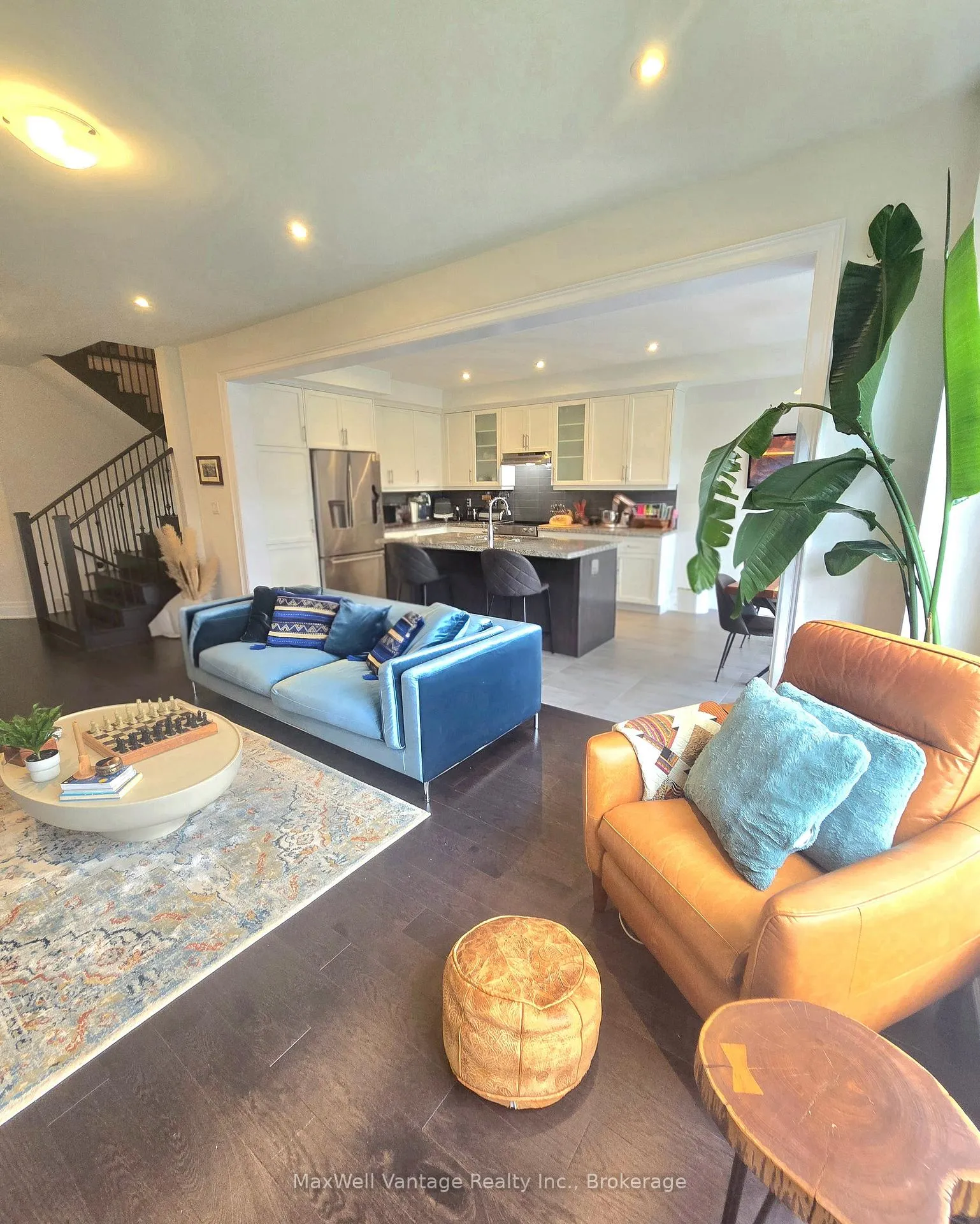 Photo 4 of 24 Tatton Court, King, King City — HOMEH