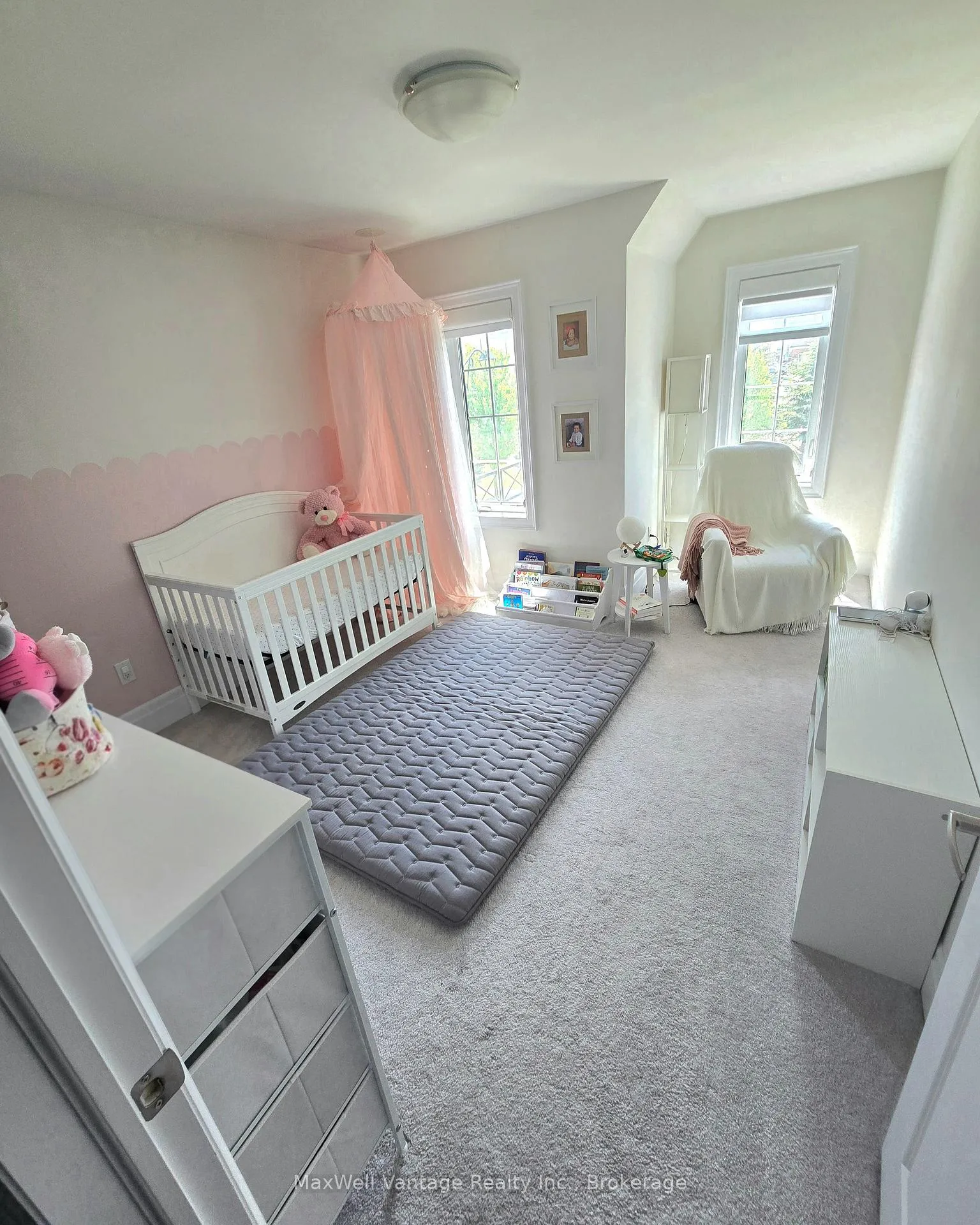 Photo 9 of 24 Tatton Court, King, King City — HOMEH