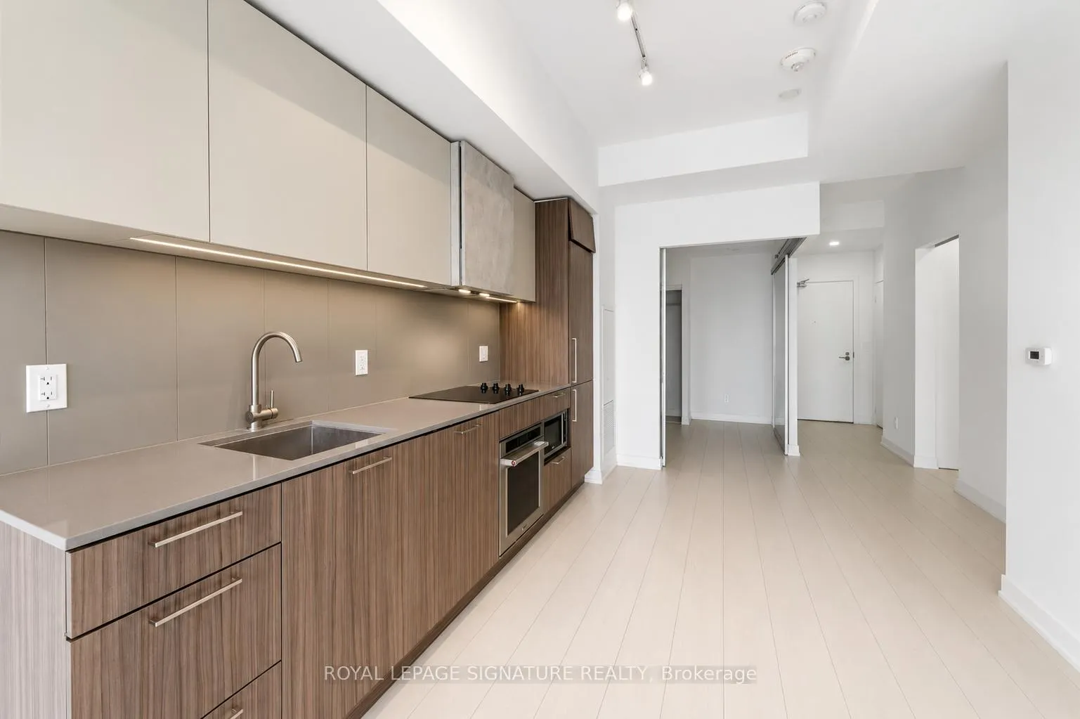 Photo 6 of Unit 1115, 19 Western Battery Road, Toronto, Niagara — HOMEH