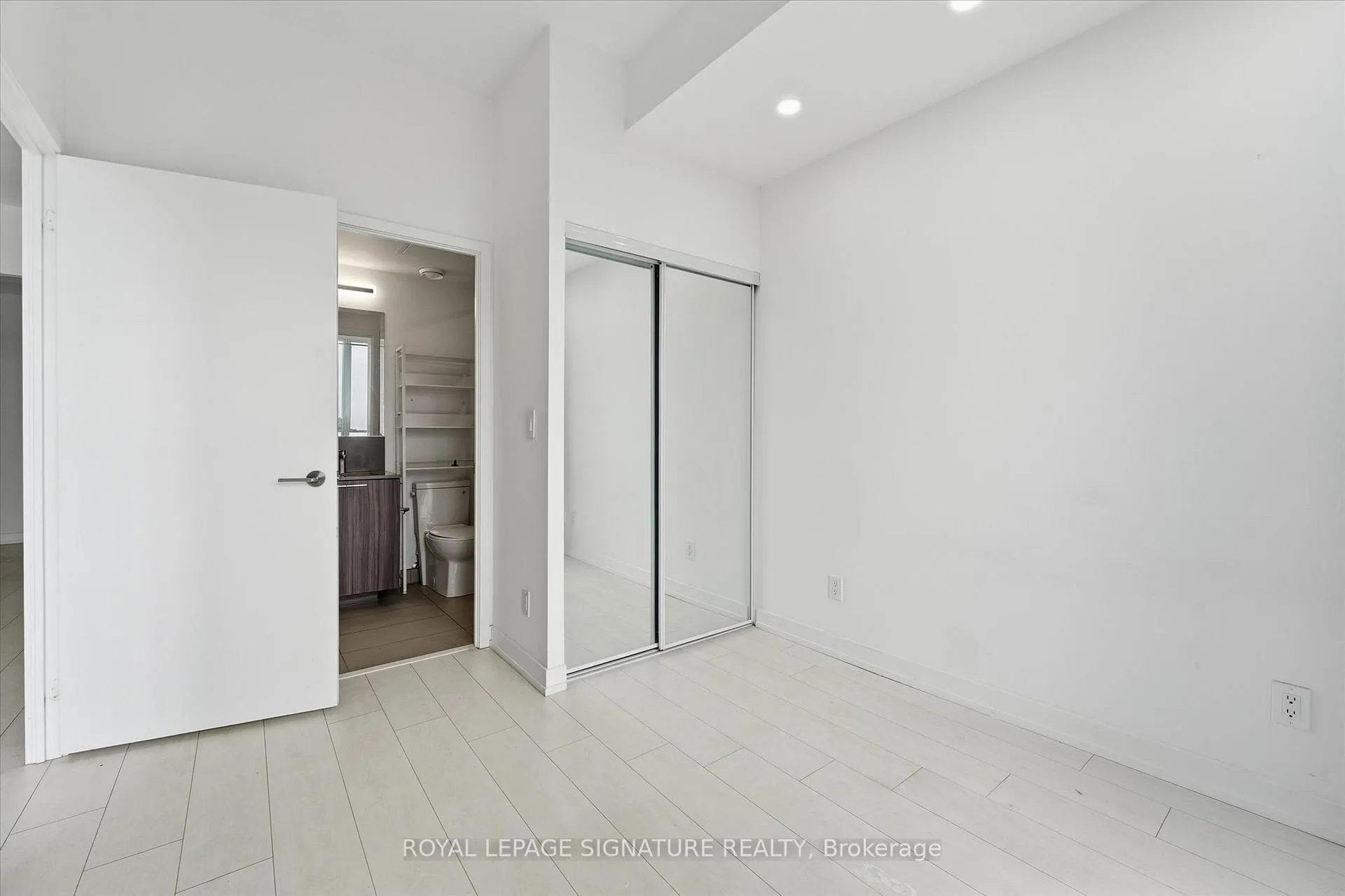 Photo 10 of Unit 1115, 19 Western Battery Road, Toronto, Niagara — HOMEH
