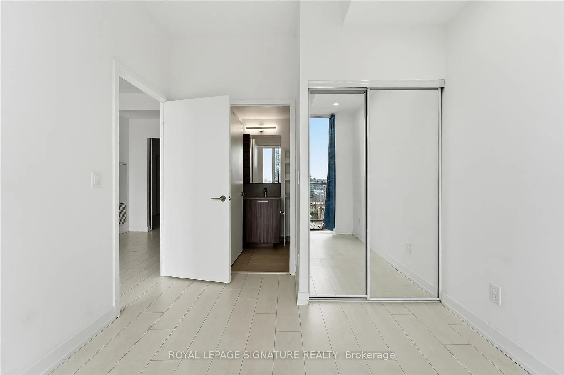Photo 11 of Unit 1115, 19 Western Battery Road, Toronto, Niagara — HOMEH