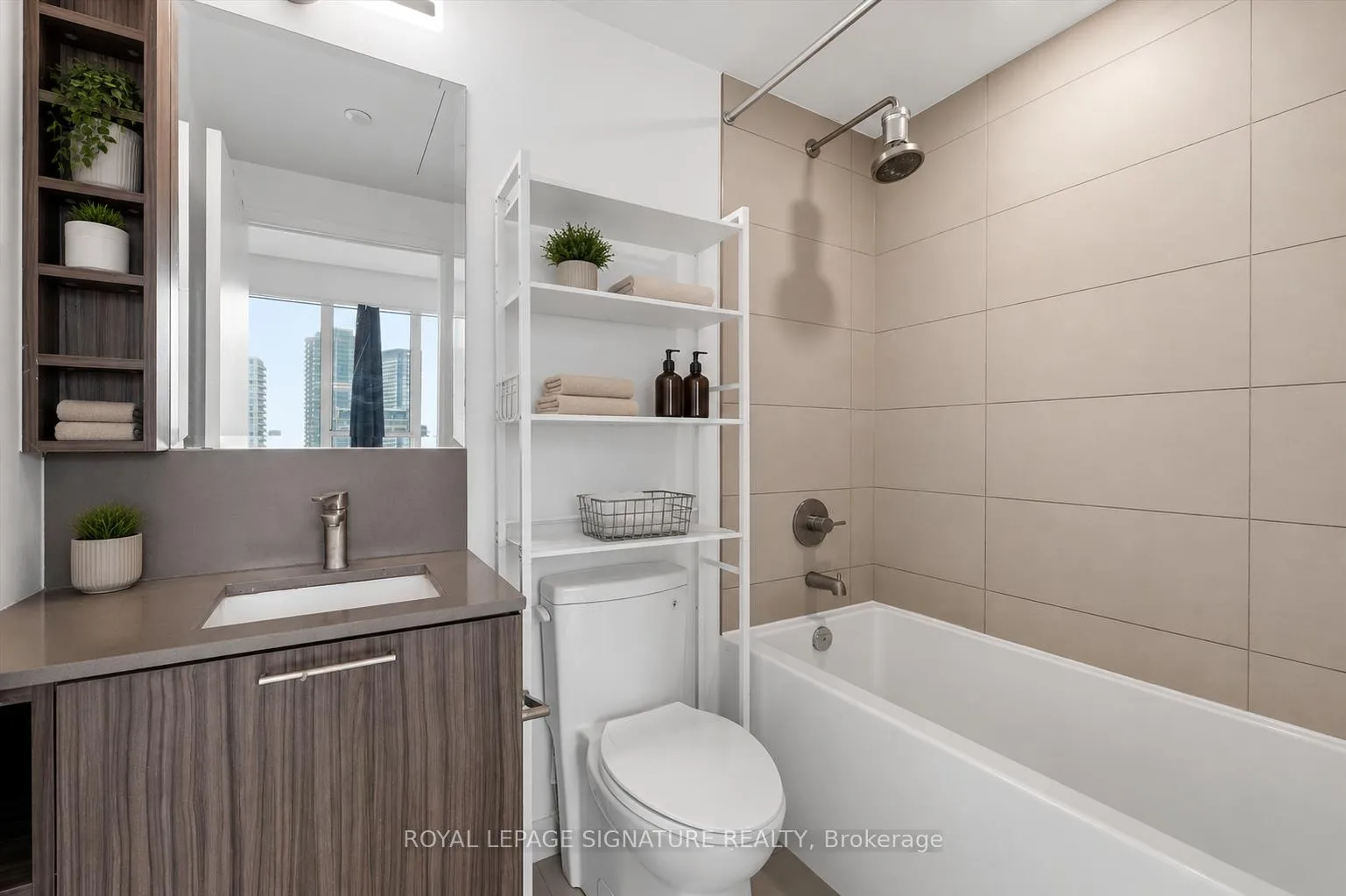 Photo 12 of Unit 1115, 19 Western Battery Road, Toronto, Niagara — HOMEH
