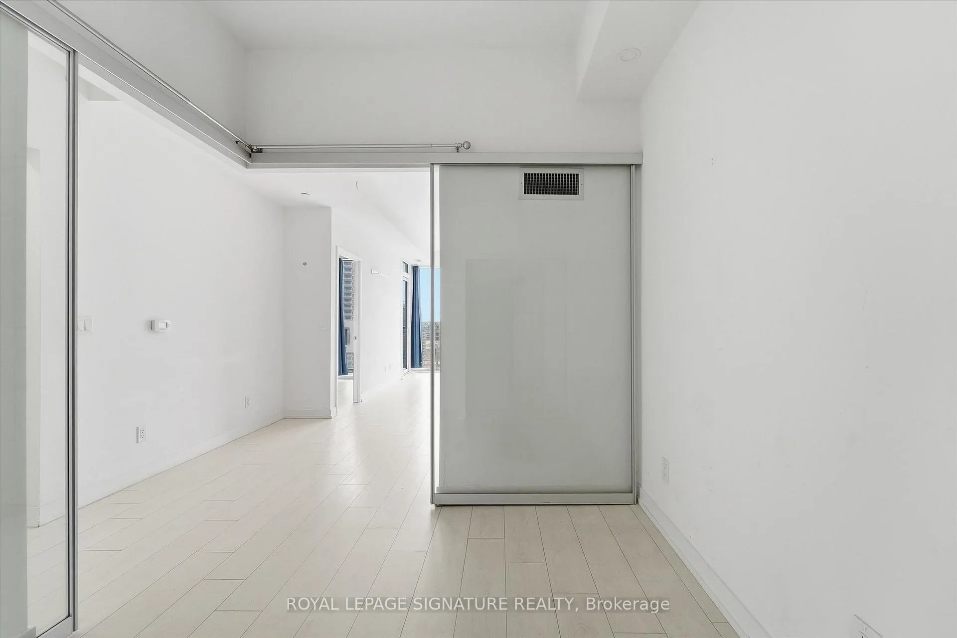 Photo 15 of Unit 1115, 19 Western Battery Road, Toronto, Niagara — HOMEH