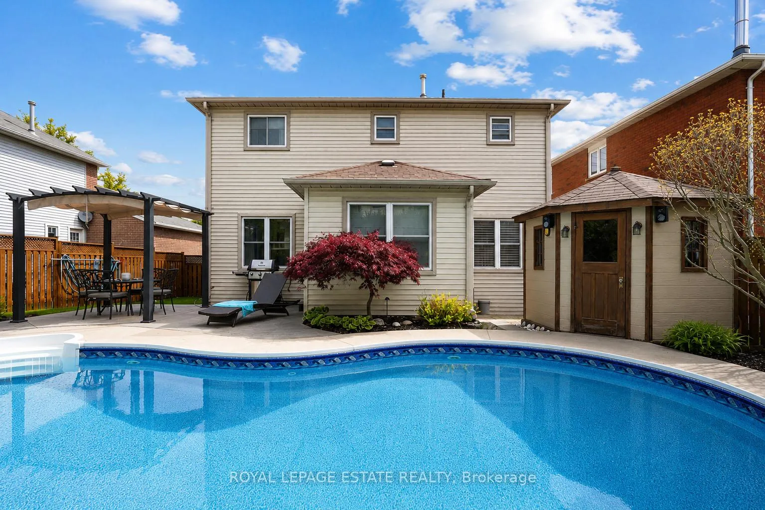Photo 2 of 406 Anne Street N, Barrie, West Bayfield — HOMEH