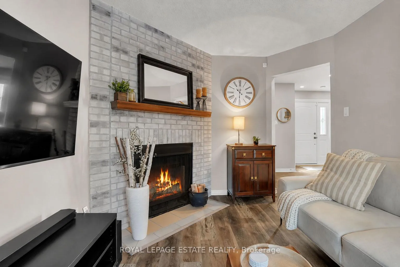Photo 14 of 406 Anne Street N, Barrie, West Bayfield — HOMEH