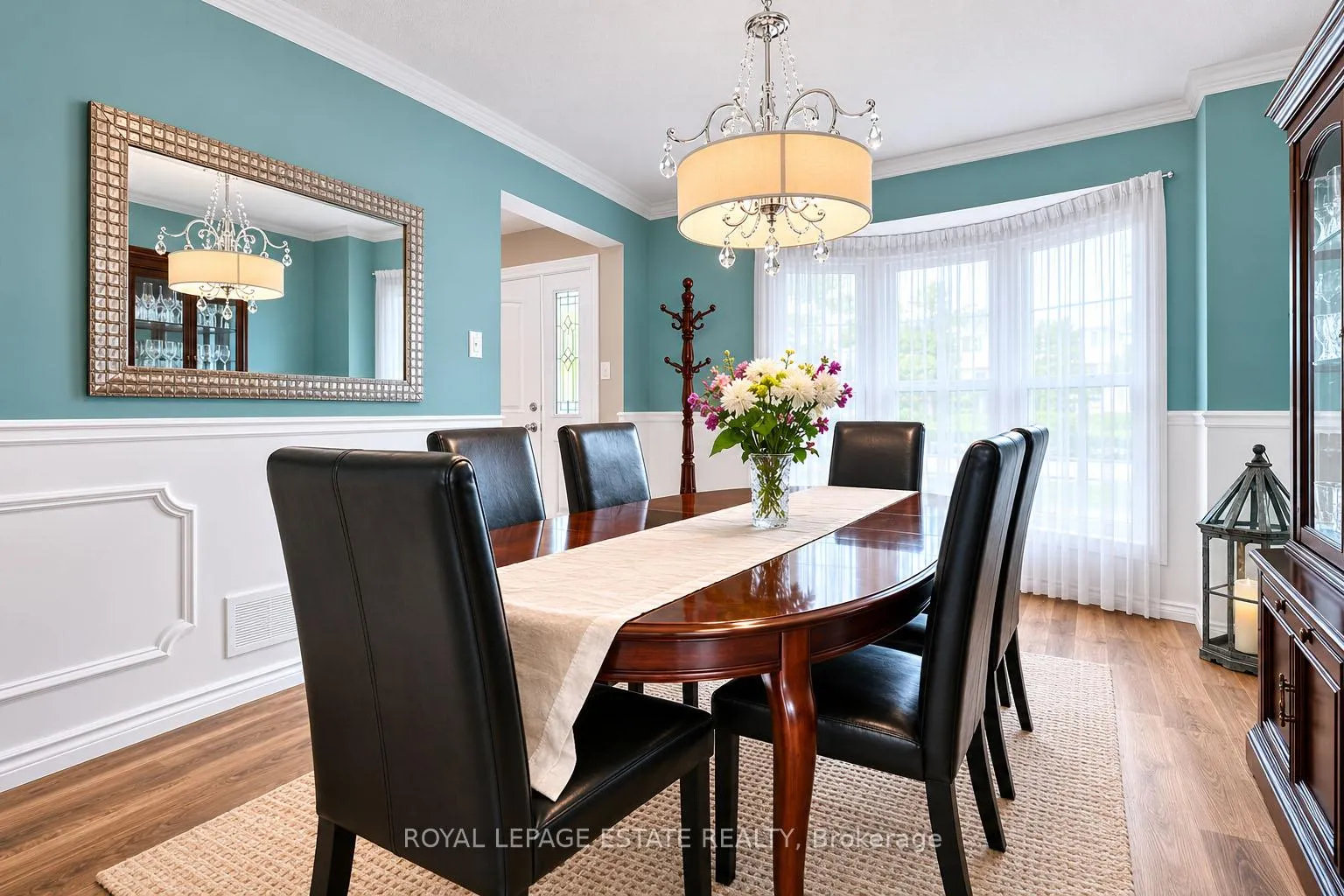 Photo 16 of 406 Anne Street N, Barrie, West Bayfield — HOMEH