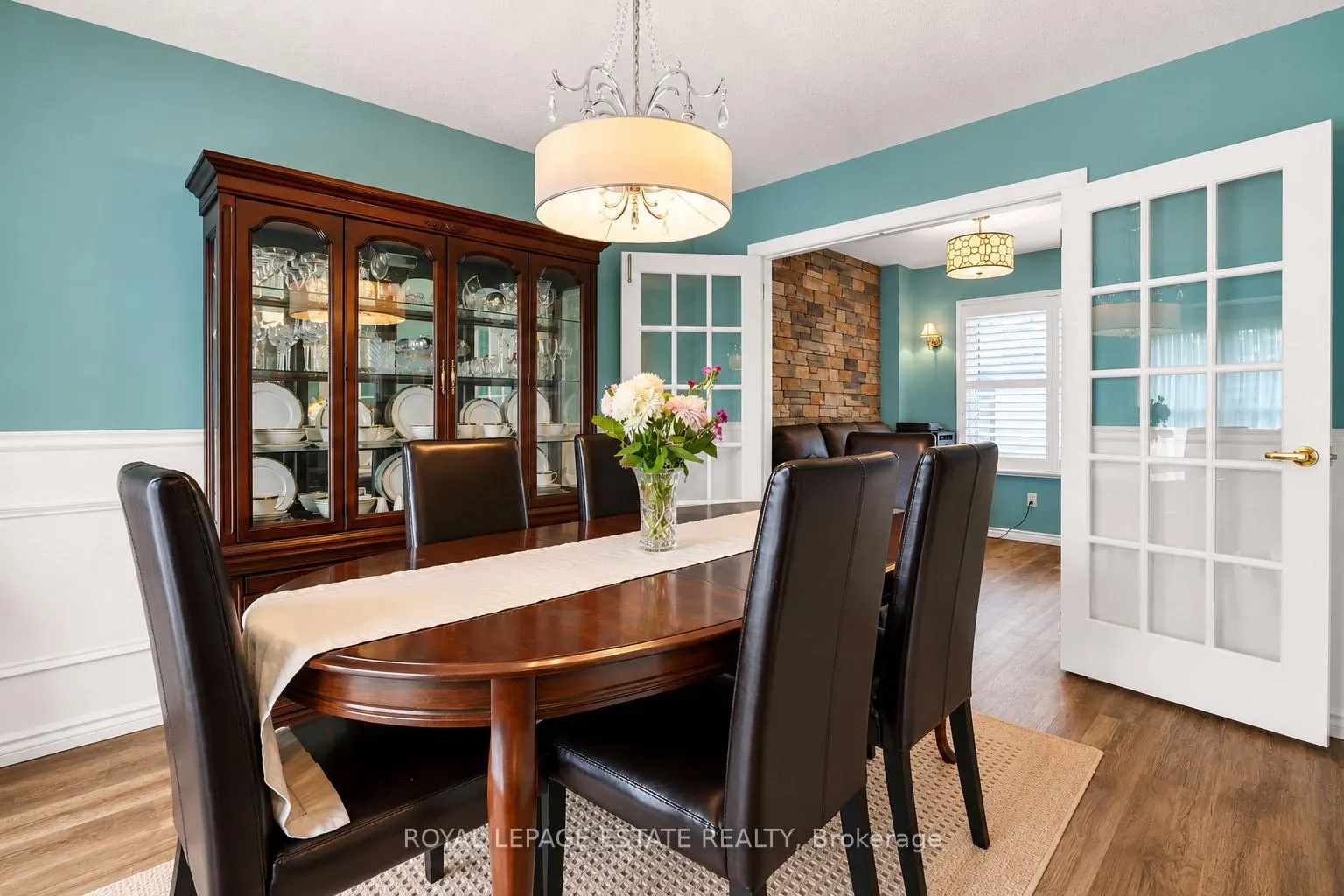 Photo 17 of 406 Anne Street N, Barrie, West Bayfield — HOMEH