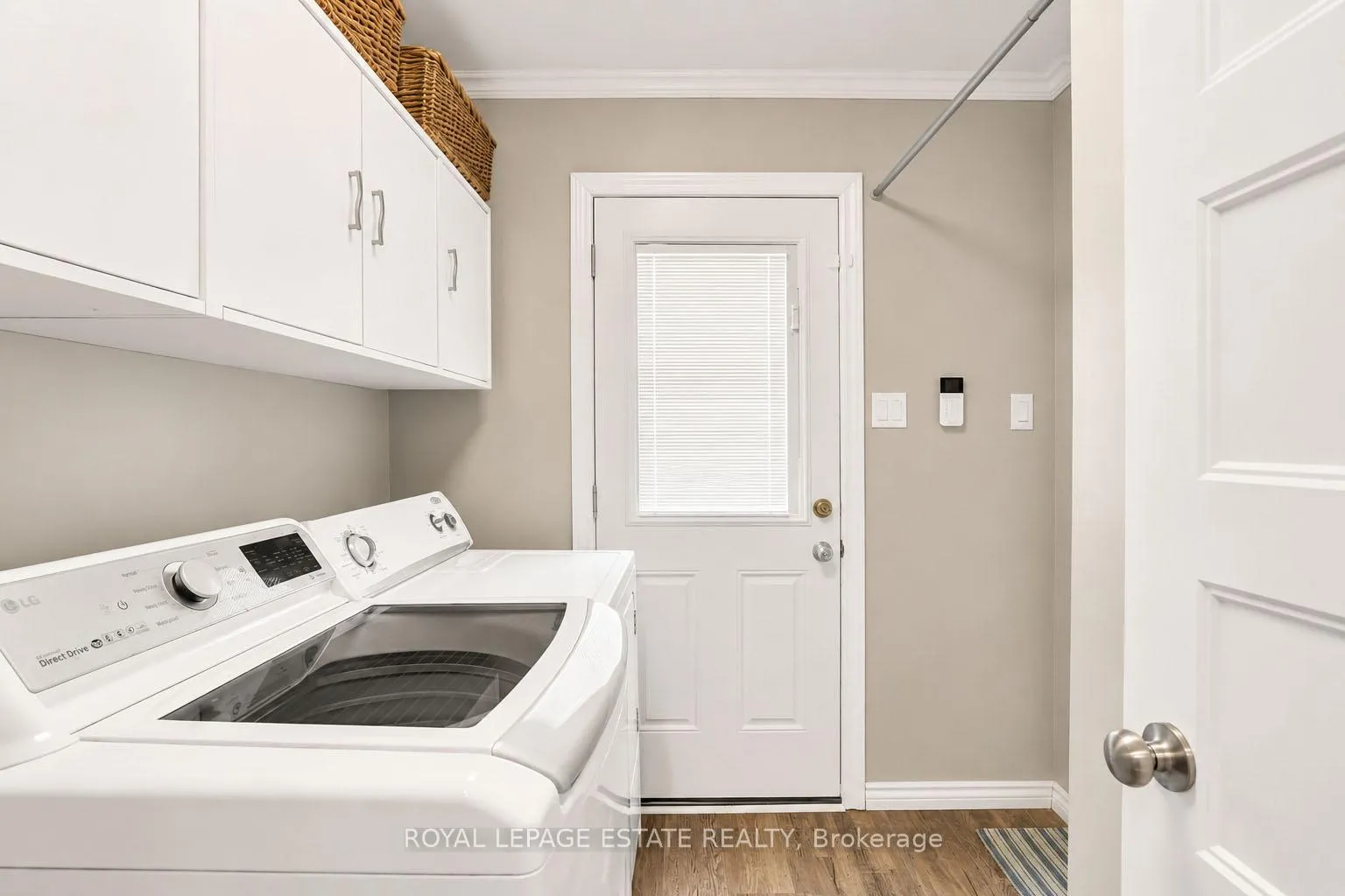 Photo 19 of 406 Anne Street N, Barrie, West Bayfield — HOMEH