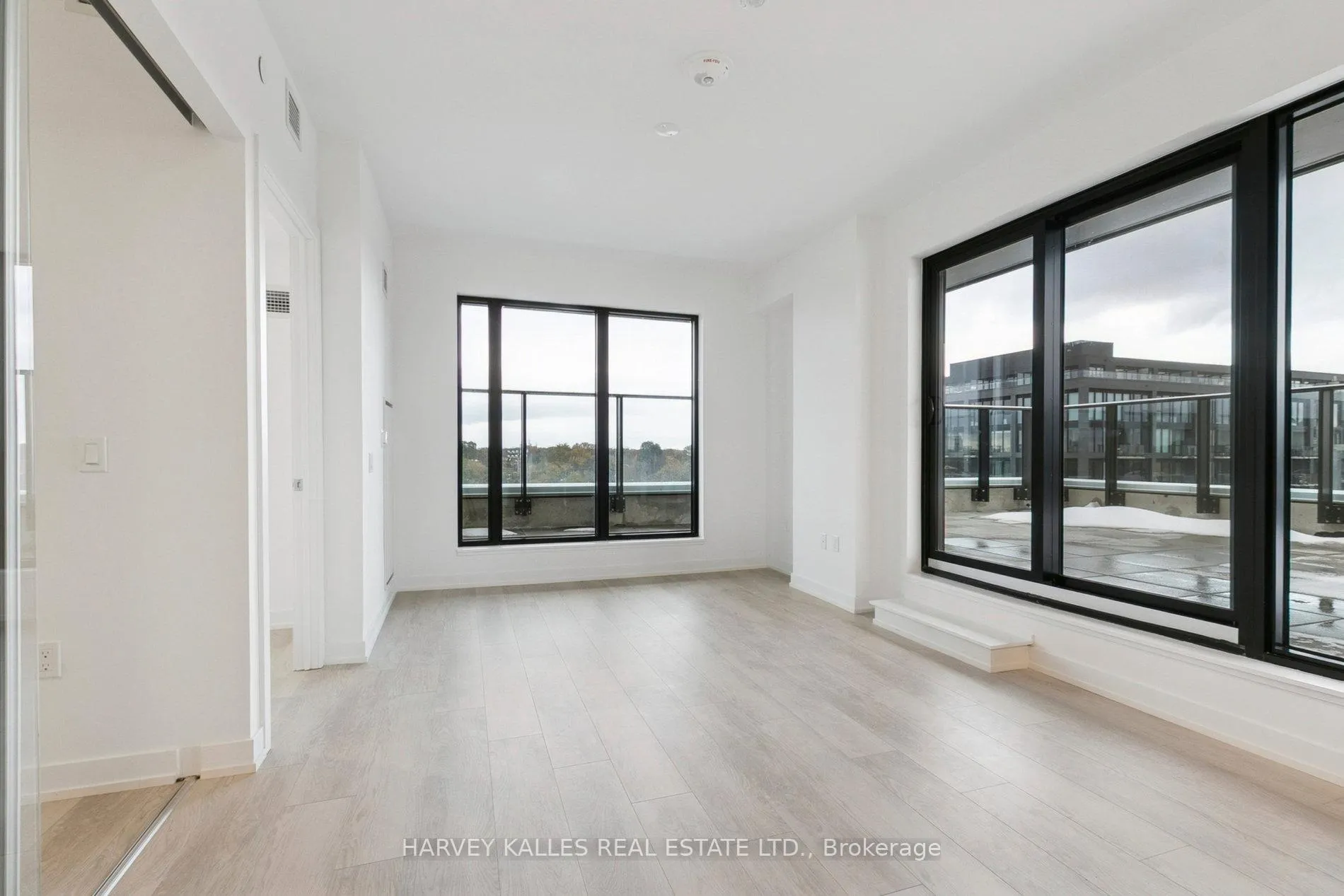 Photo 2 of Unit 706, 801 The Queensway, Etobicoke, Stonegate-Queensway — HOMEH