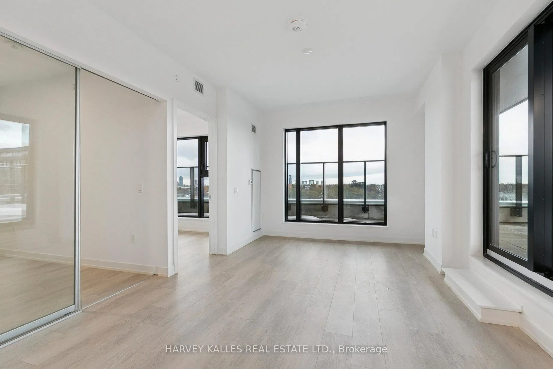 Photo 5 of Unit 706, 801 The Queensway, Etobicoke, Stonegate-Queensway — HOMEH