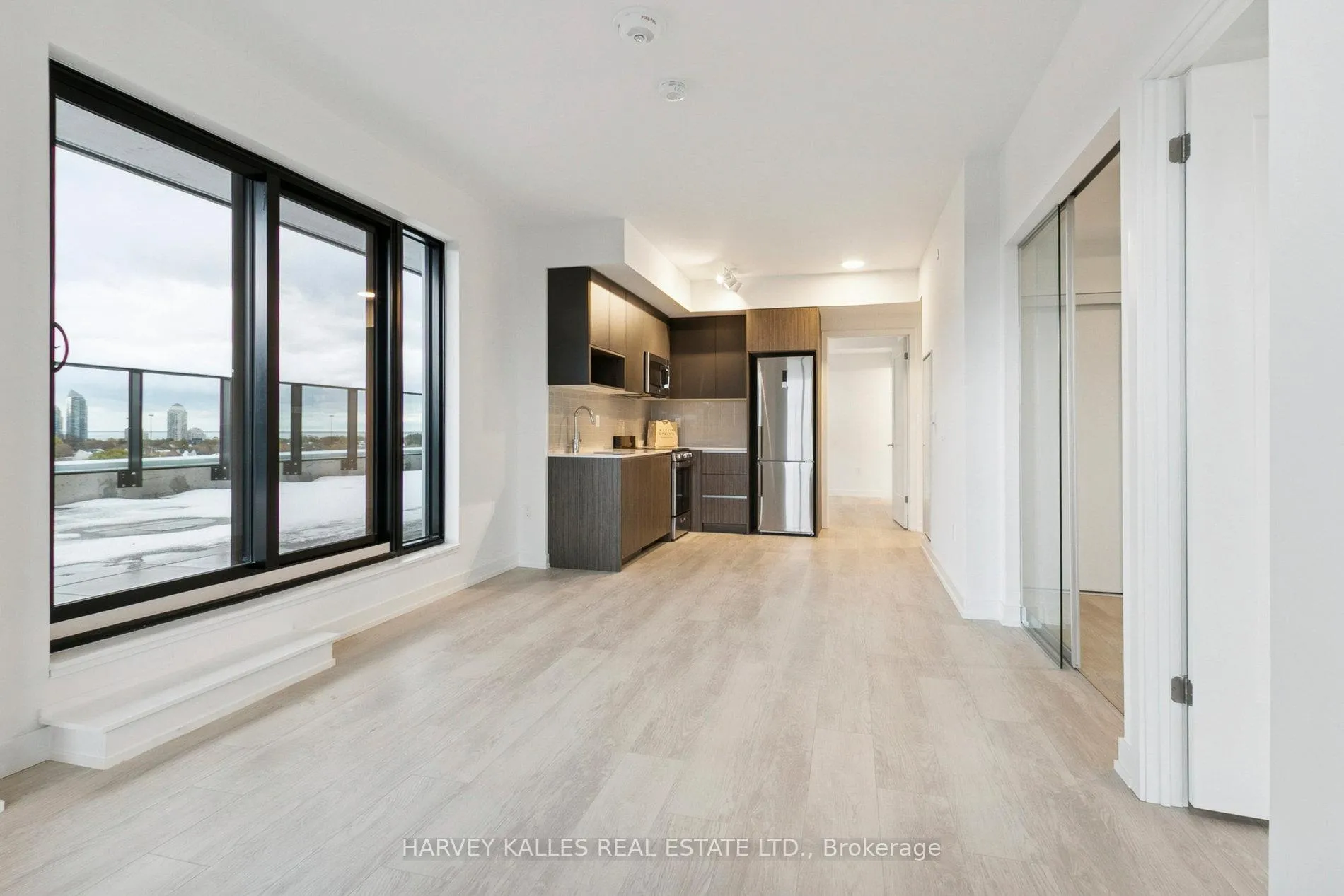 Photo 7 of Unit 706, 801 The Queensway, Etobicoke, Stonegate-Queensway — HOMEH