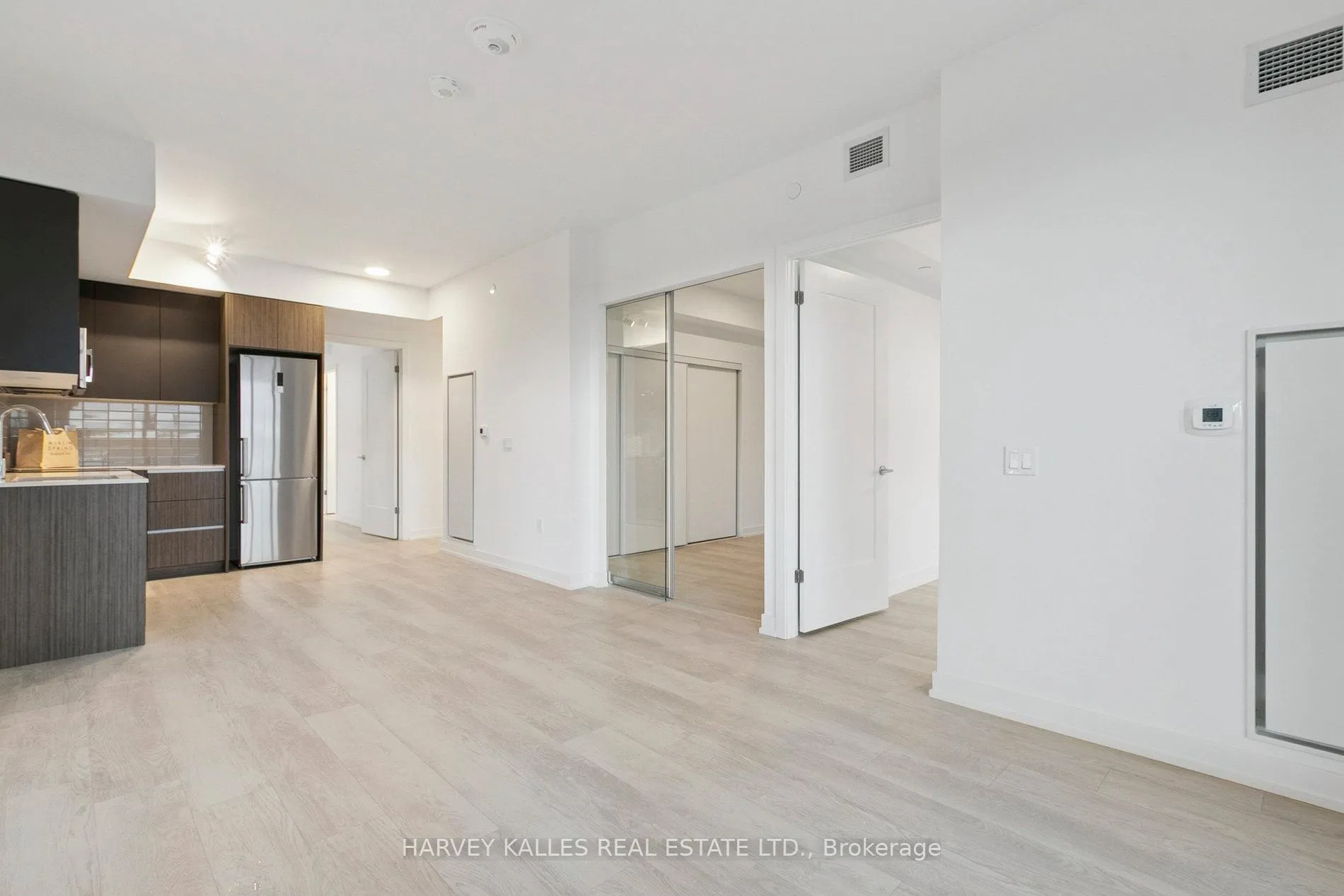 Photo 8 of Unit 706, 801 The Queensway, Etobicoke, Stonegate-Queensway — HOMEH