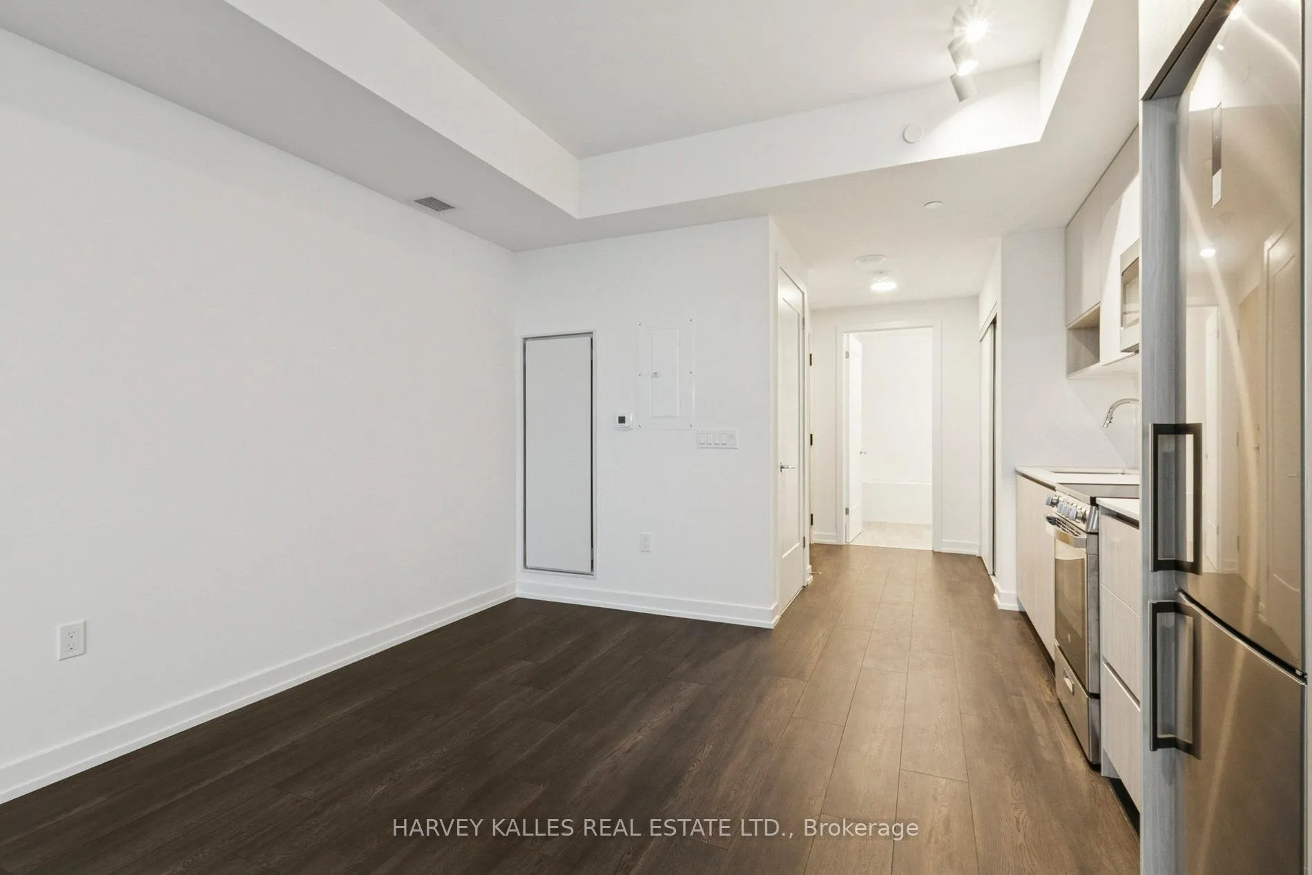 Photo 3 of Unit 512, 801 The Queensway, Etobicoke, Stonegate-Queensway — HOMEH