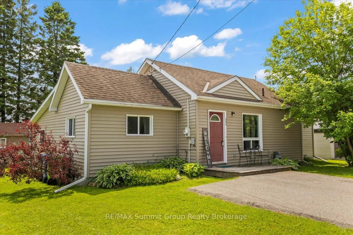 Front of 260 Victoria Street W