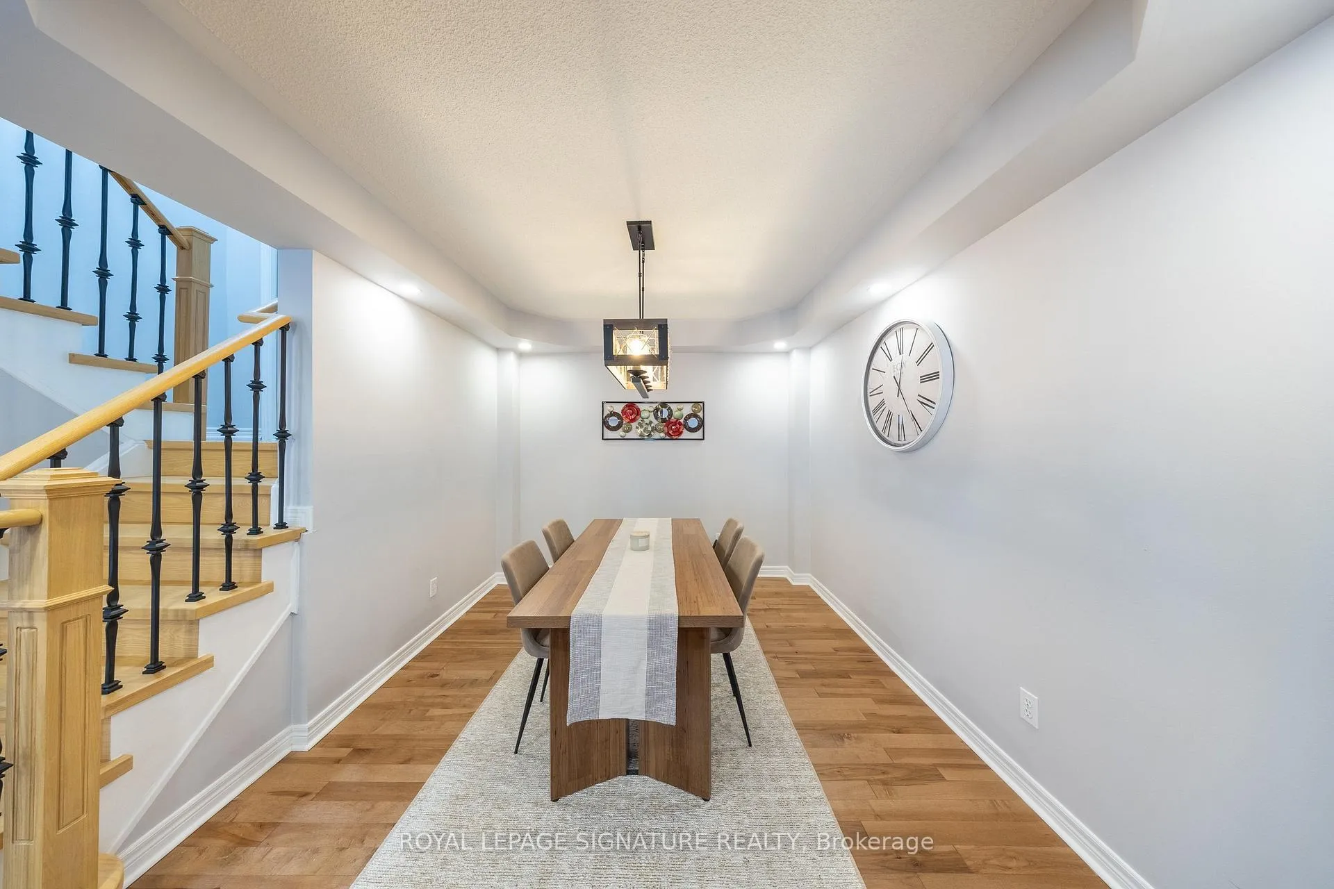 Photo 6 of 2299 Yorktown Circle, Mississauga, Central Erin Mills — HOMEH