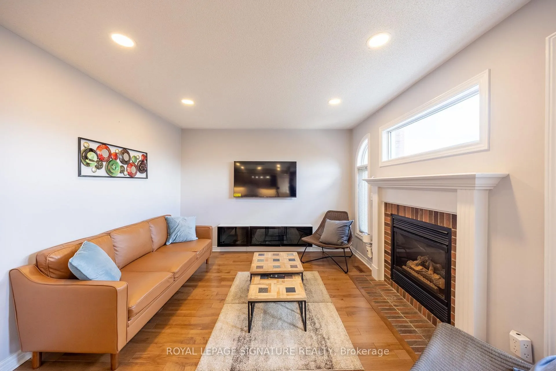 Photo 13 of 2299 Yorktown Circle, Mississauga, Central Erin Mills — HOMEH