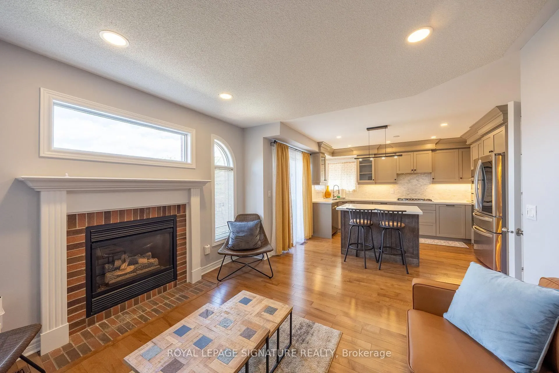 Photo 14 of 2299 Yorktown Circle, Mississauga, Central Erin Mills — HOMEH