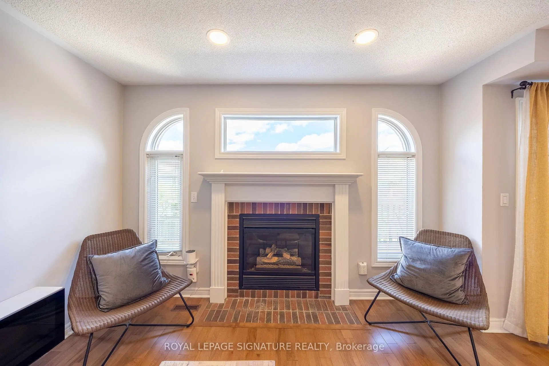 Photo 15 of 2299 Yorktown Circle, Mississauga, Central Erin Mills — HOMEH