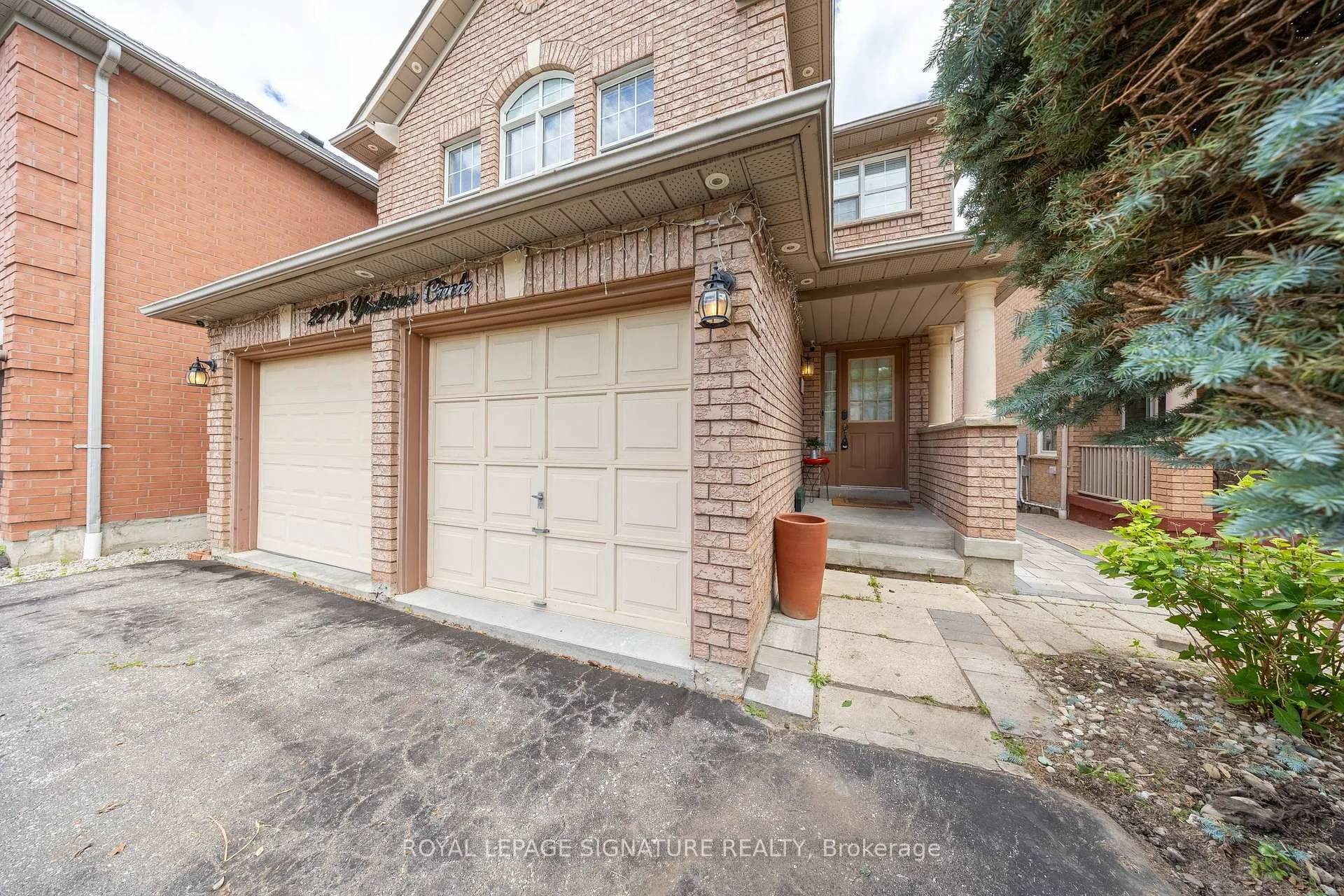Photo 33 of 2299 Yorktown Circle, Mississauga, Central Erin Mills — HOMEH