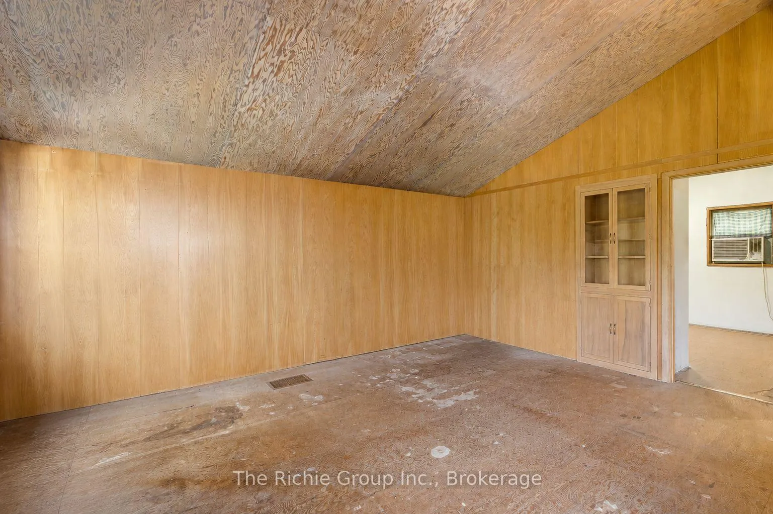 Photo 16 of 13494 Tenth Line, Halton Hills, Rural Halton Hills — HOMEH