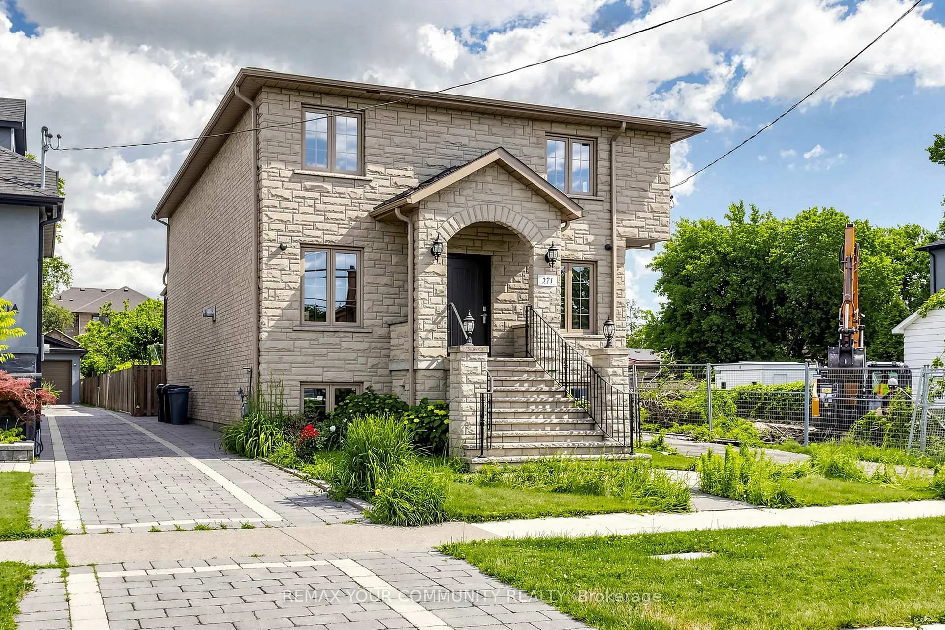 Photo 2 of 171 Beta Street, Etobicoke, Alderwood — HOMEH