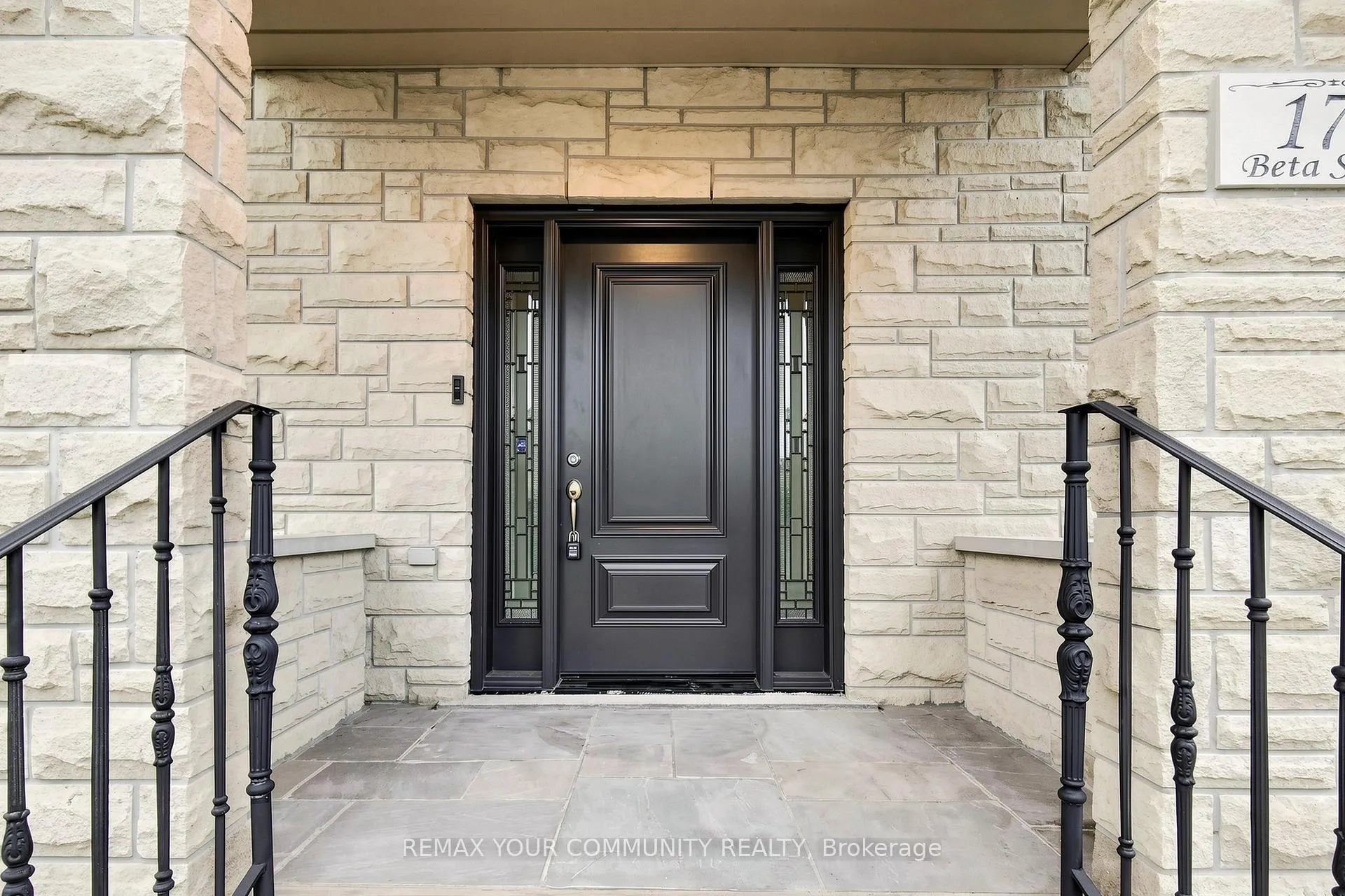 Photo 5 of 171 Beta Street, Etobicoke, Alderwood — HOMEH