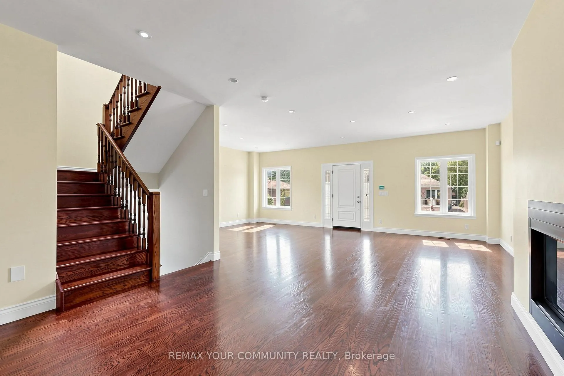 Photo 6 of 171 Beta Street, Etobicoke, Alderwood — HOMEH