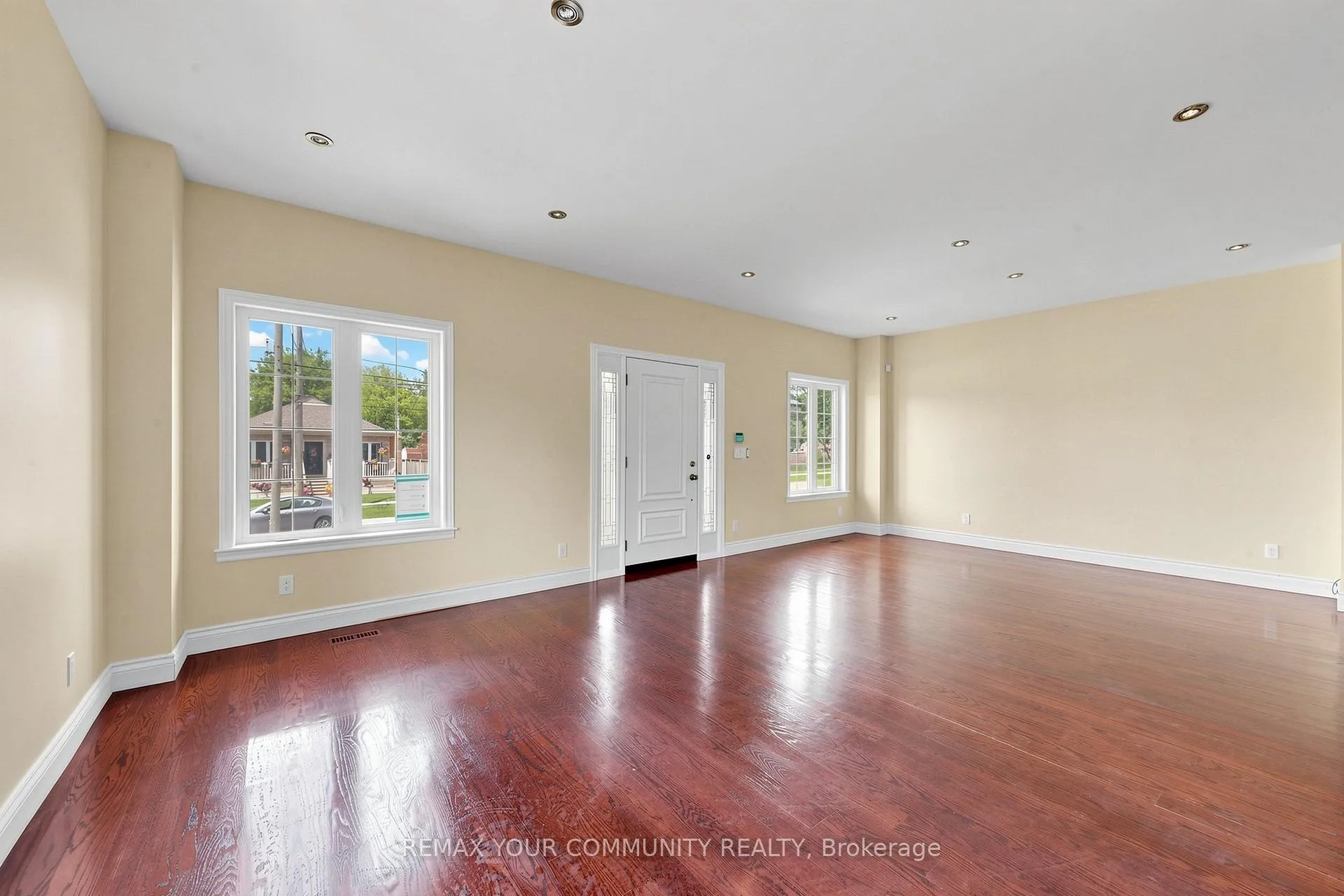 Photo 7 of 171 Beta Street, Etobicoke, Alderwood — HOMEH
