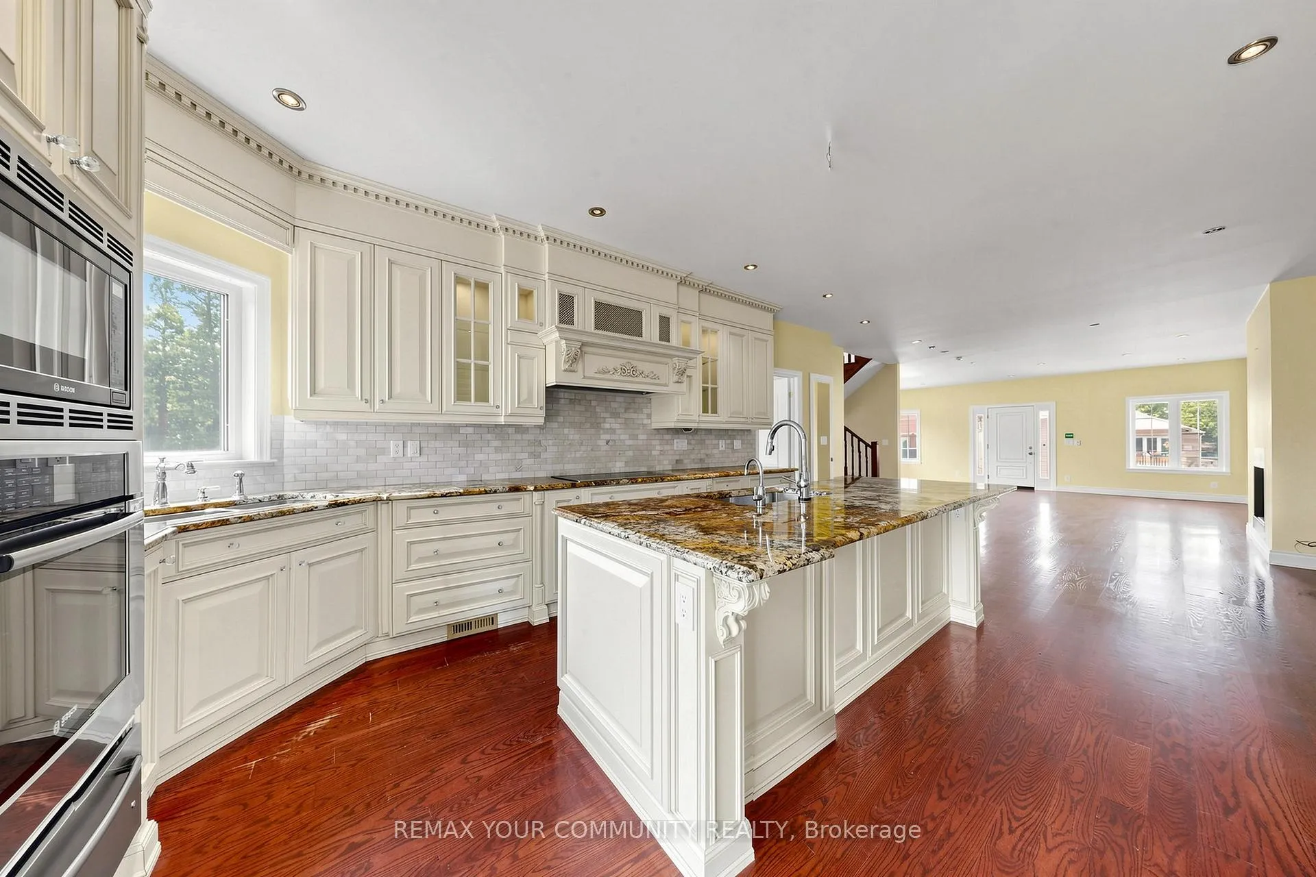 Photo 12 of 171 Beta Street, Etobicoke, Alderwood — HOMEH