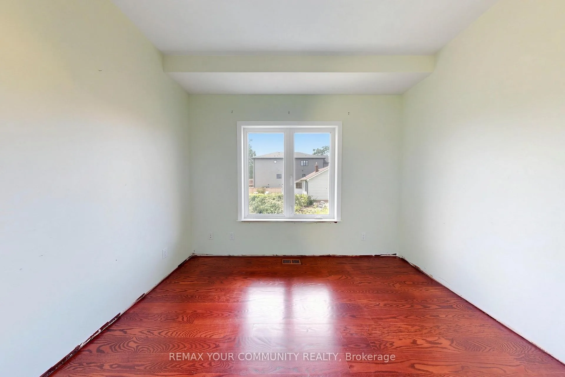 Photo 17 of 171 Beta Street, Etobicoke, Alderwood — HOMEH