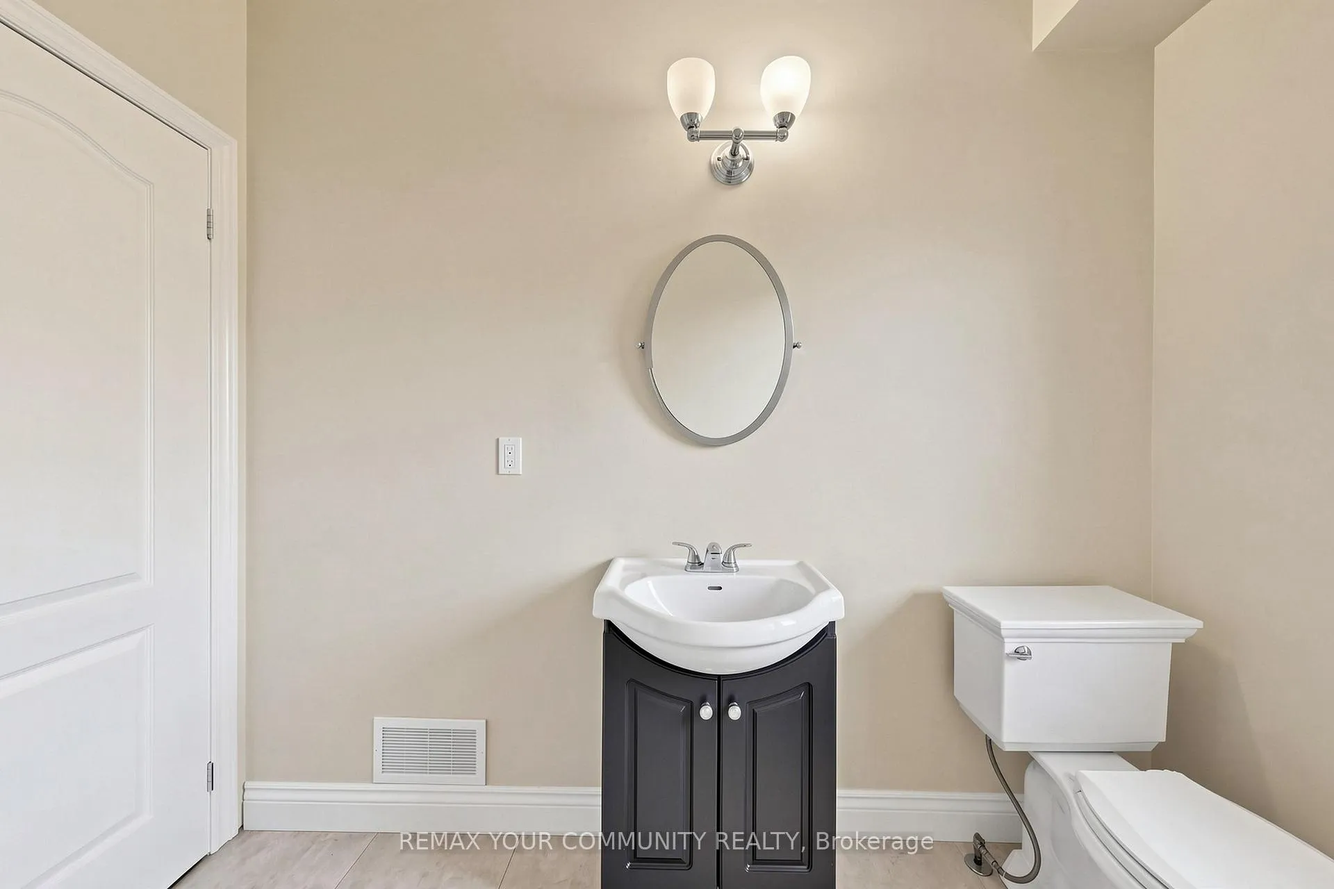 Photo 18 of 171 Beta Street, Etobicoke, Alderwood — HOMEH