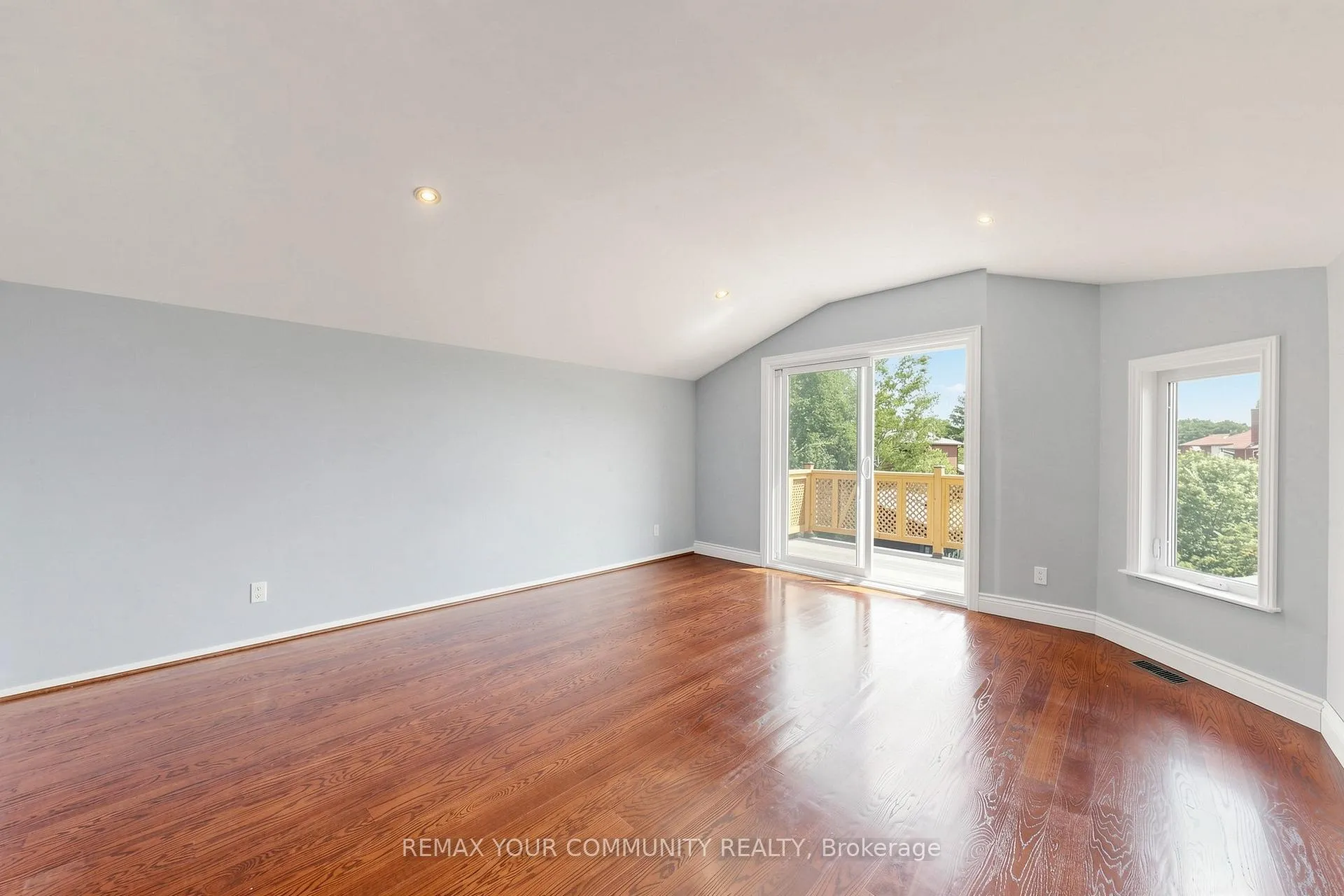 Photo 20 of 171 Beta Street, Etobicoke, Alderwood — HOMEH