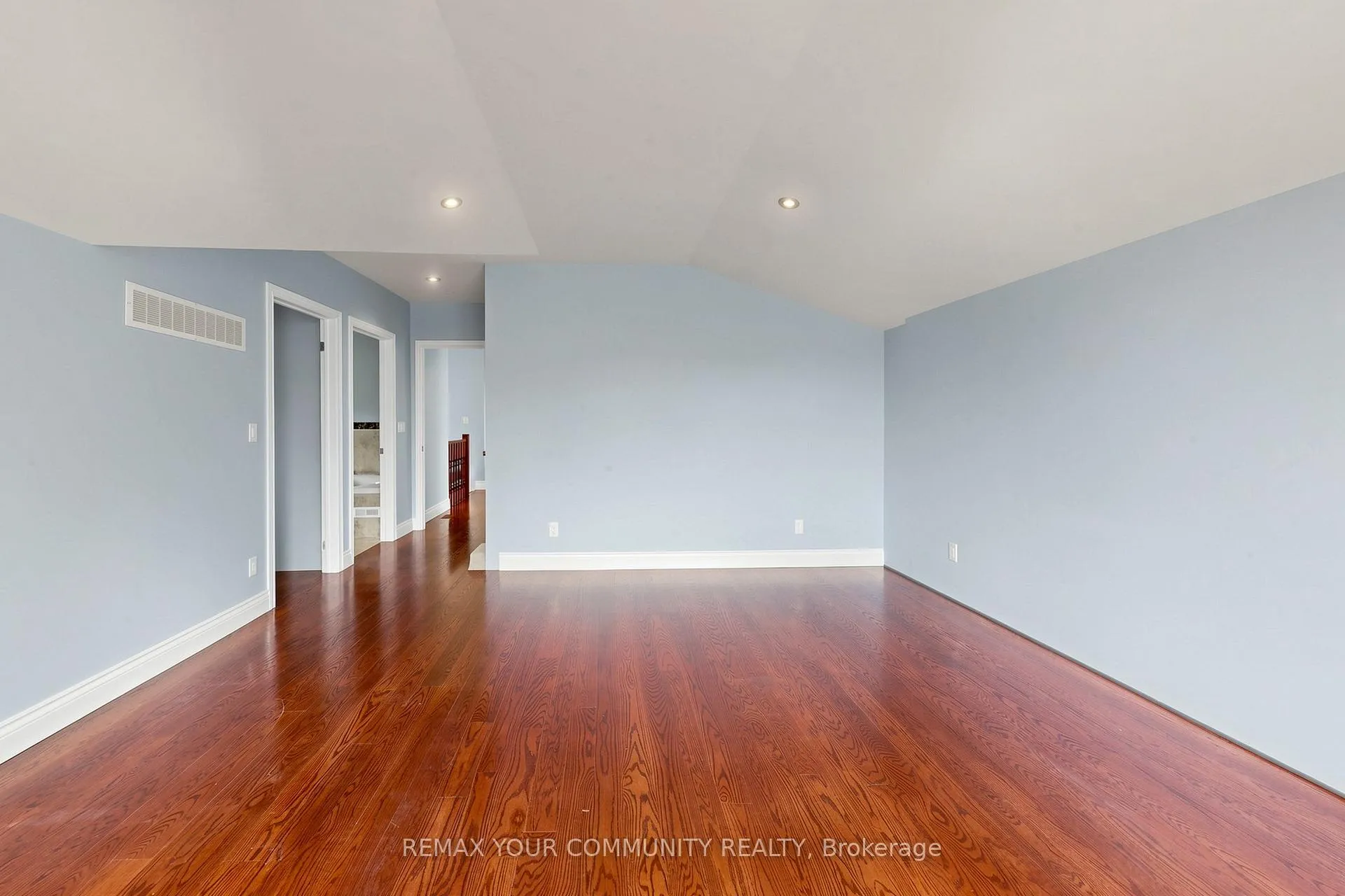 Photo 22 of 171 Beta Street, Etobicoke, Alderwood — HOMEH
