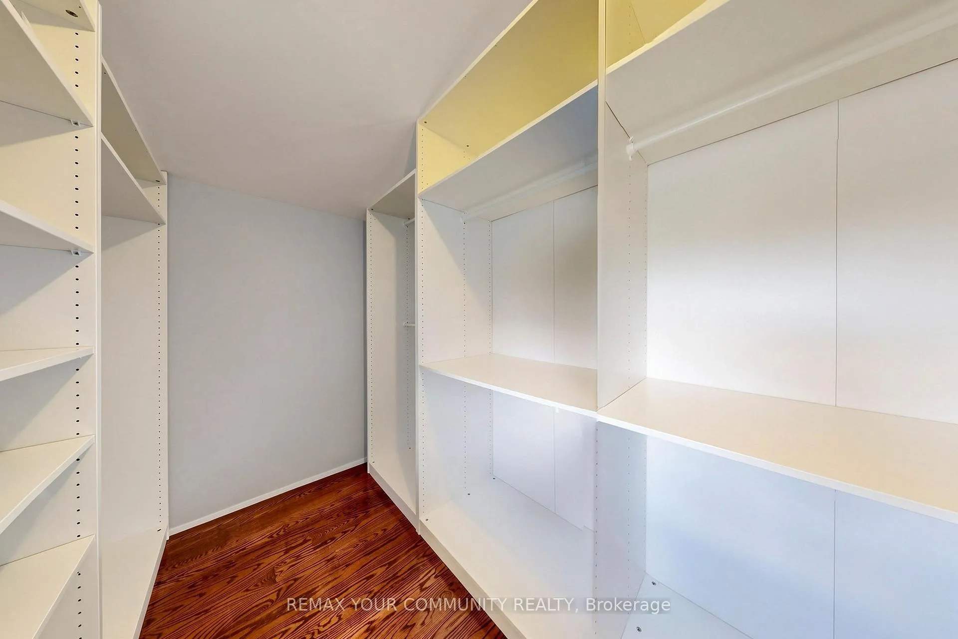 Photo 24 of 171 Beta Street, Etobicoke, Alderwood — HOMEH
