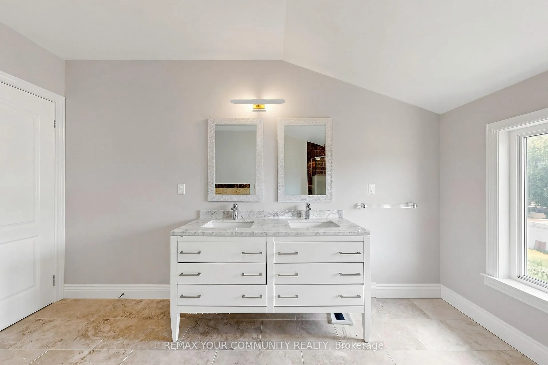 Photo 25 of 171 Beta Street, Etobicoke, Alderwood — HOMEH