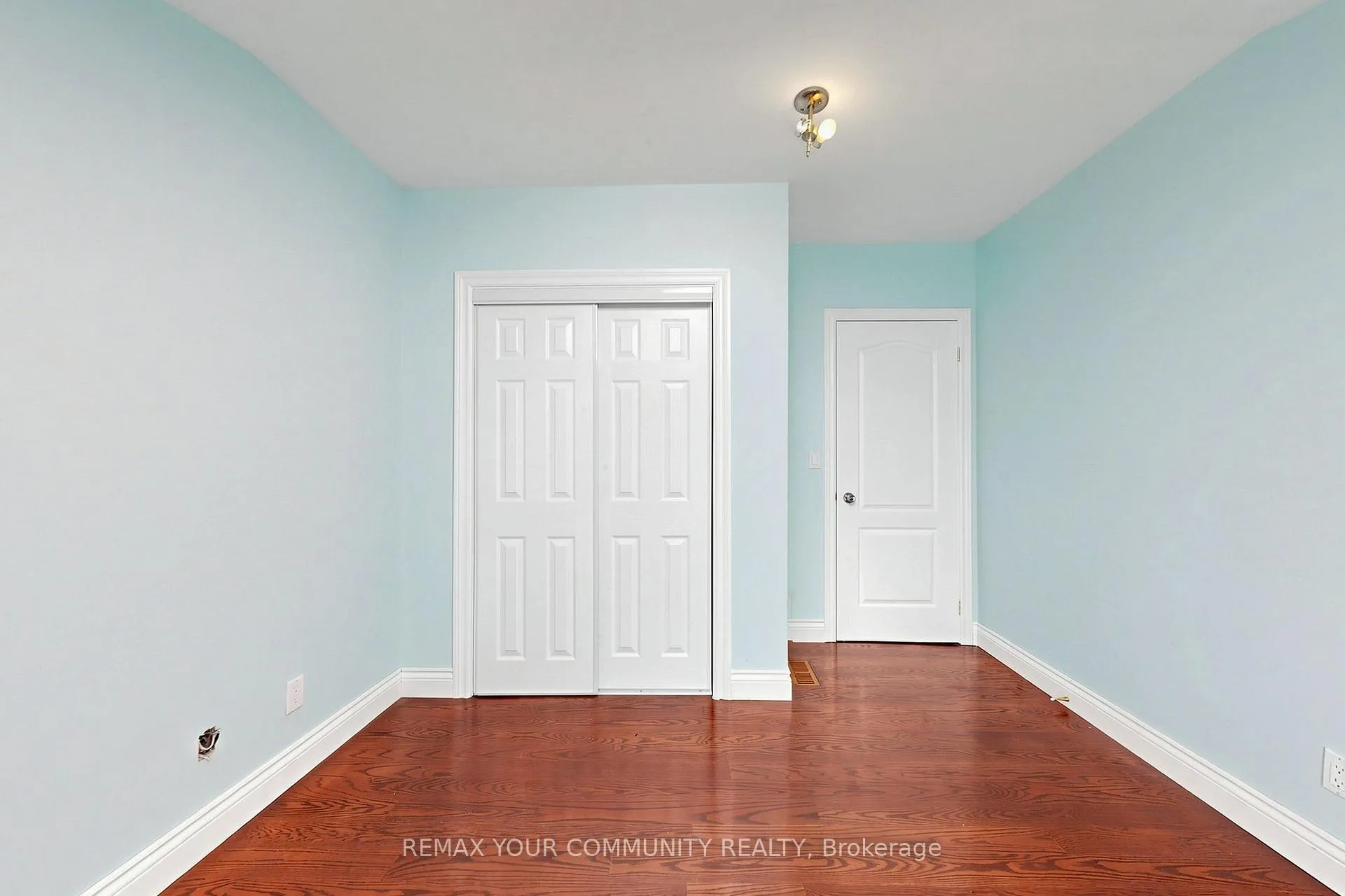 Photo 33 of 171 Beta Street, Etobicoke, Alderwood — HOMEH