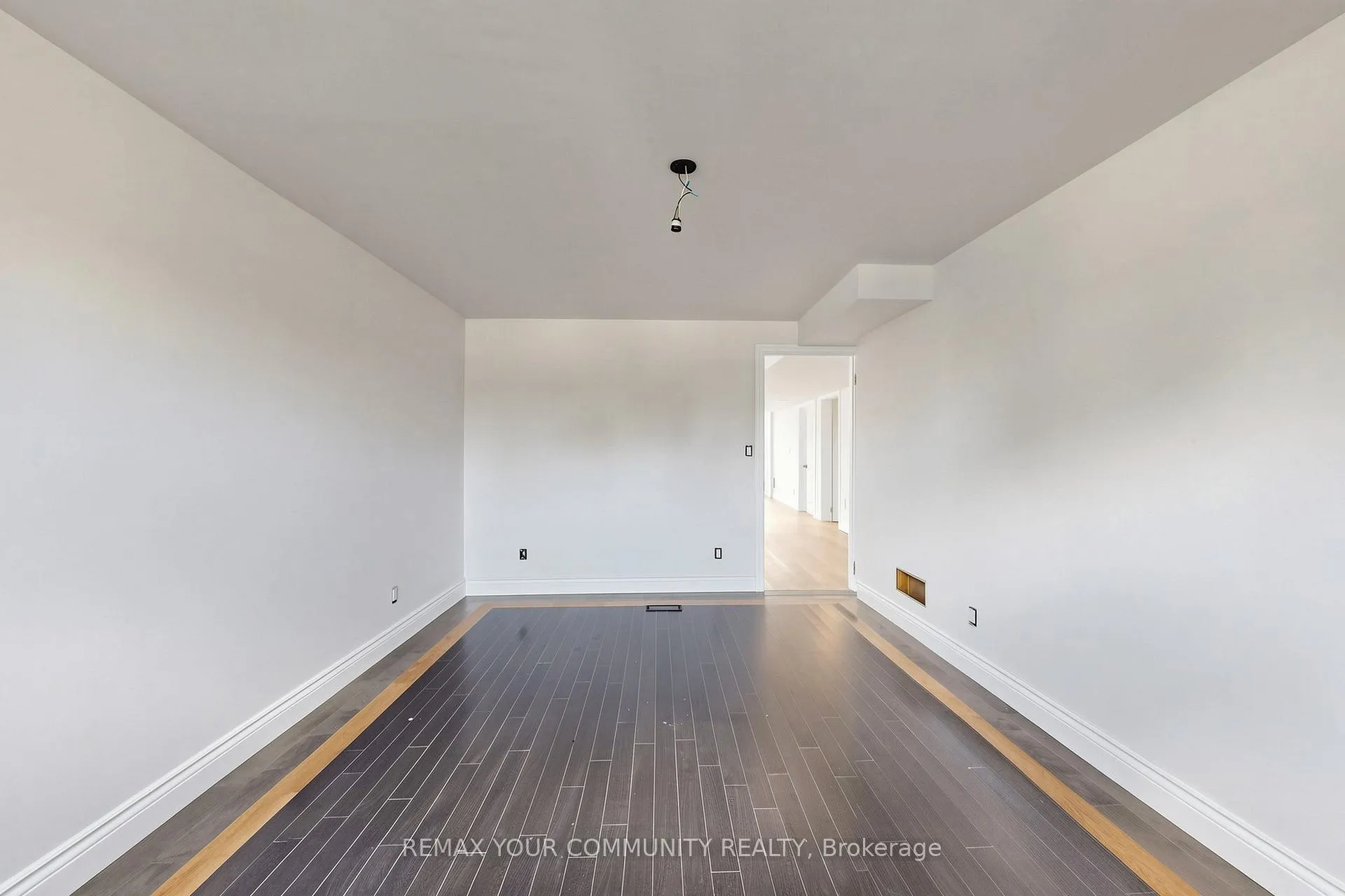 Photo 41 of 171 Beta Street, Etobicoke, Alderwood — HOMEH
